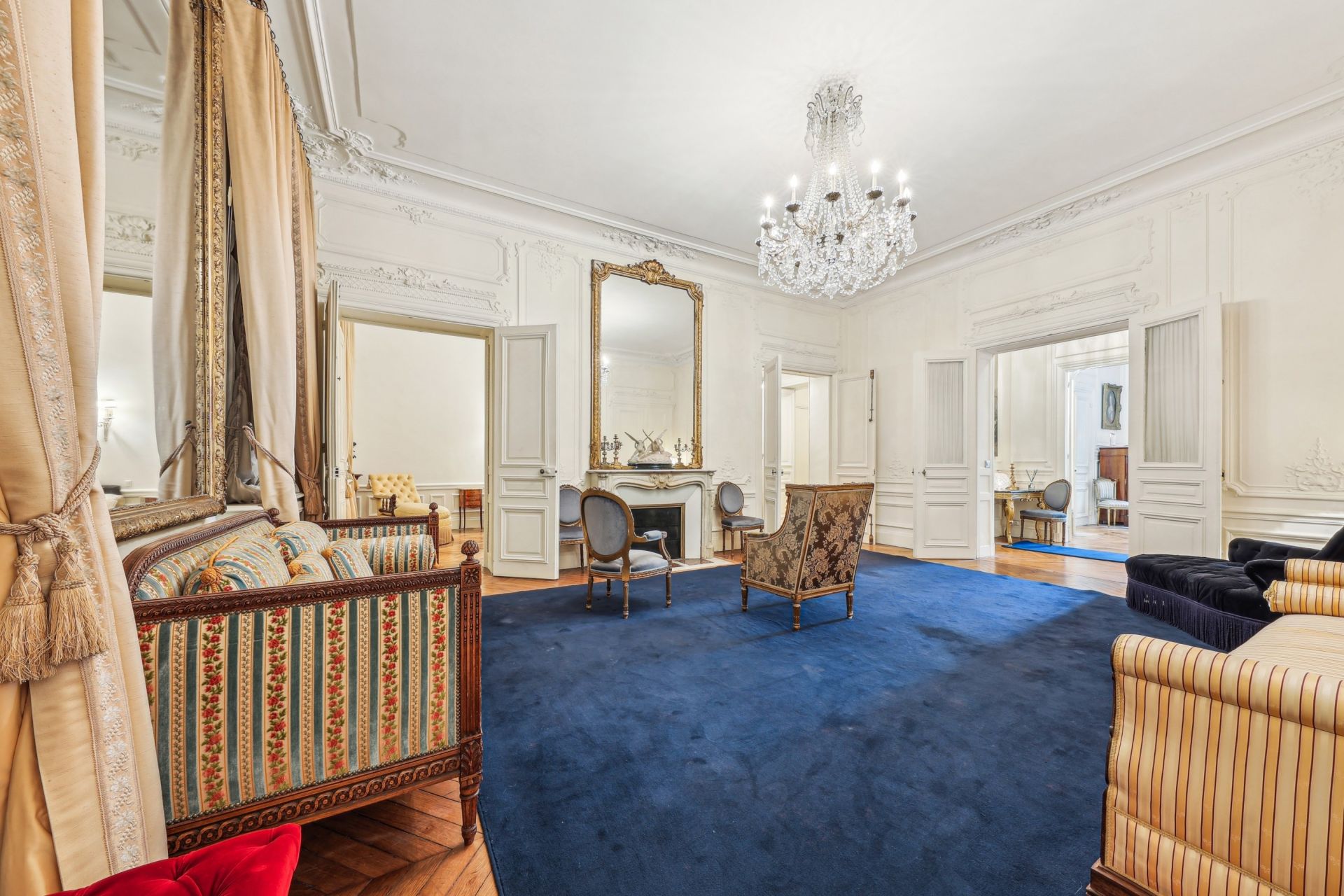 luxury apartment 7 Rooms for sale on PARIS (75008)