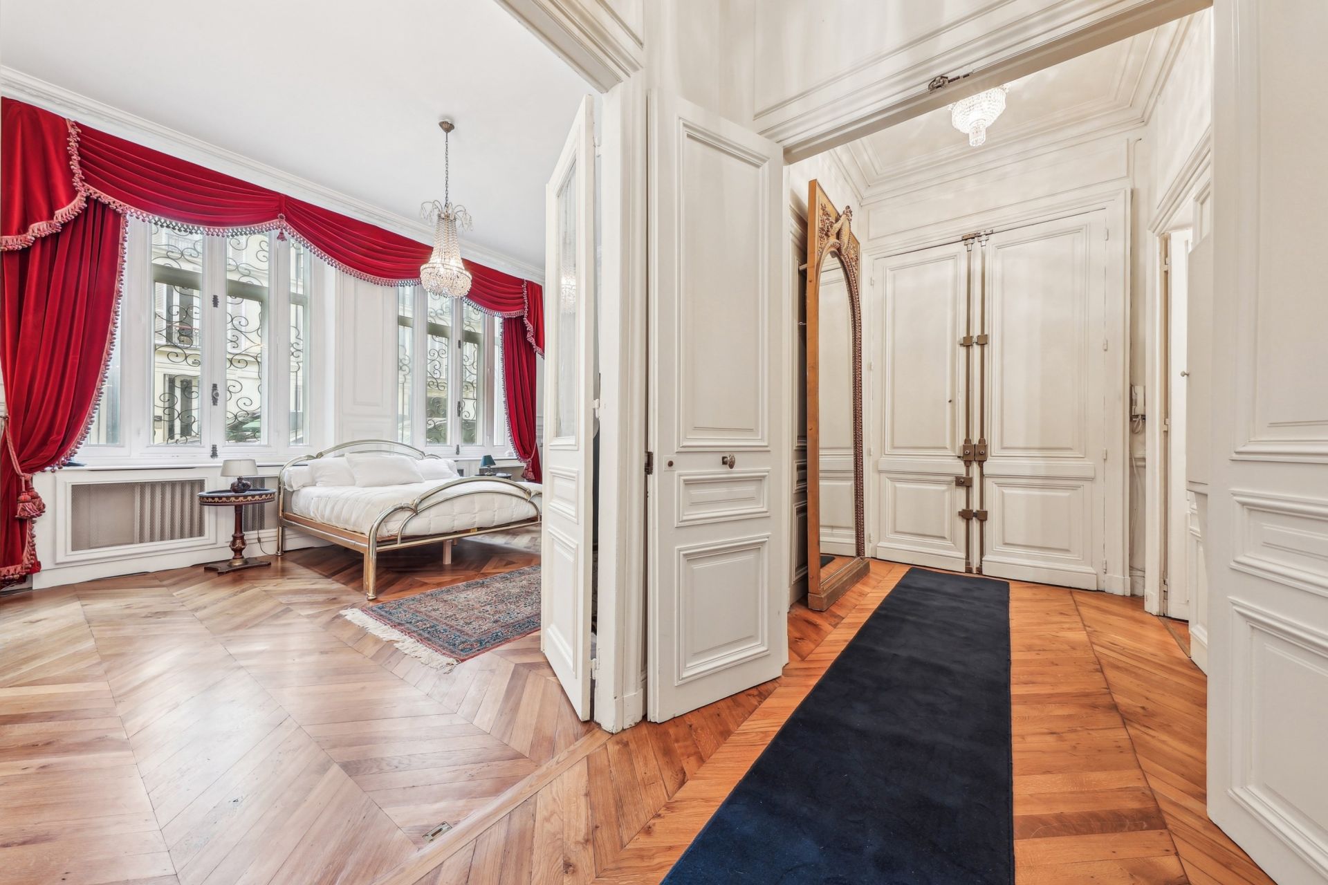 luxury apartment 7 Rooms for sale on PARIS (75008)