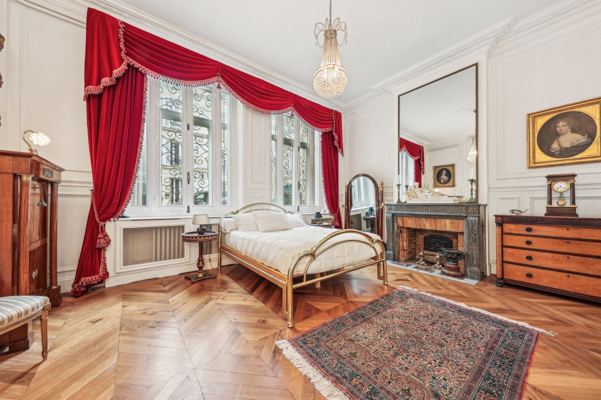 luxury apartment 7 Rooms for sale on PARIS (75008)
