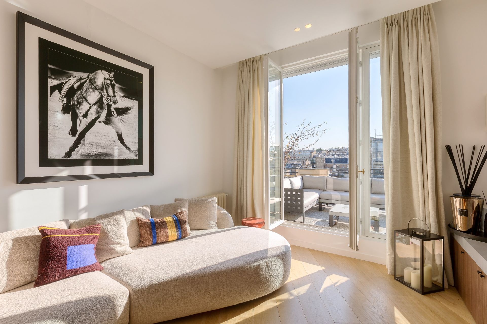 luxury apartment 4 Rooms for sale on PARIS (75016)