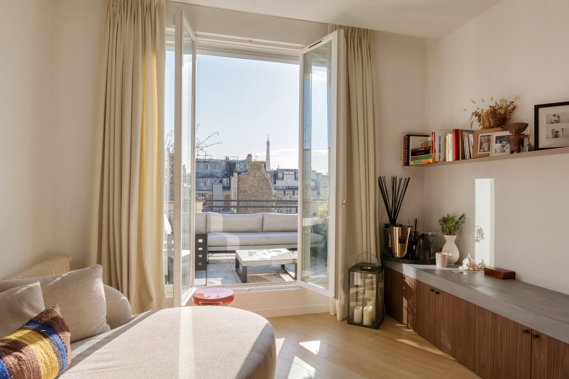 luxury apartment 4 Rooms for sale on PARIS (75016)