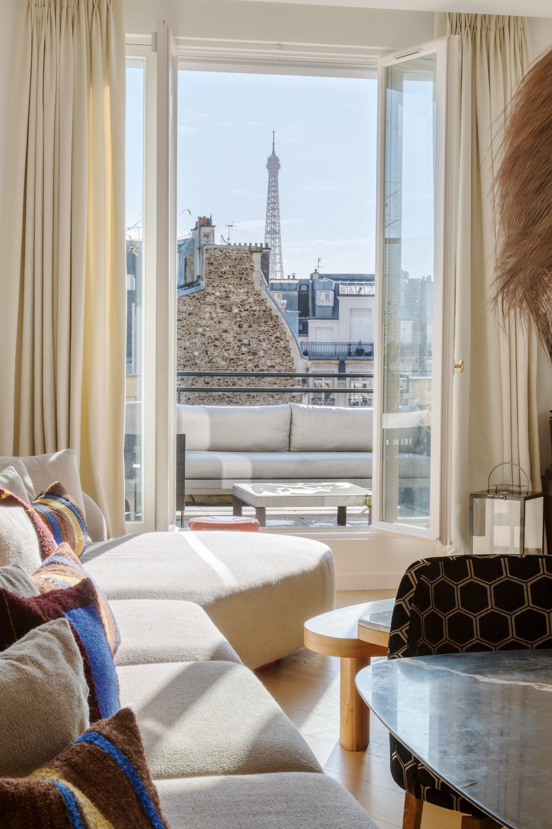 luxury apartment 4 Rooms for sale on PARIS (75016)