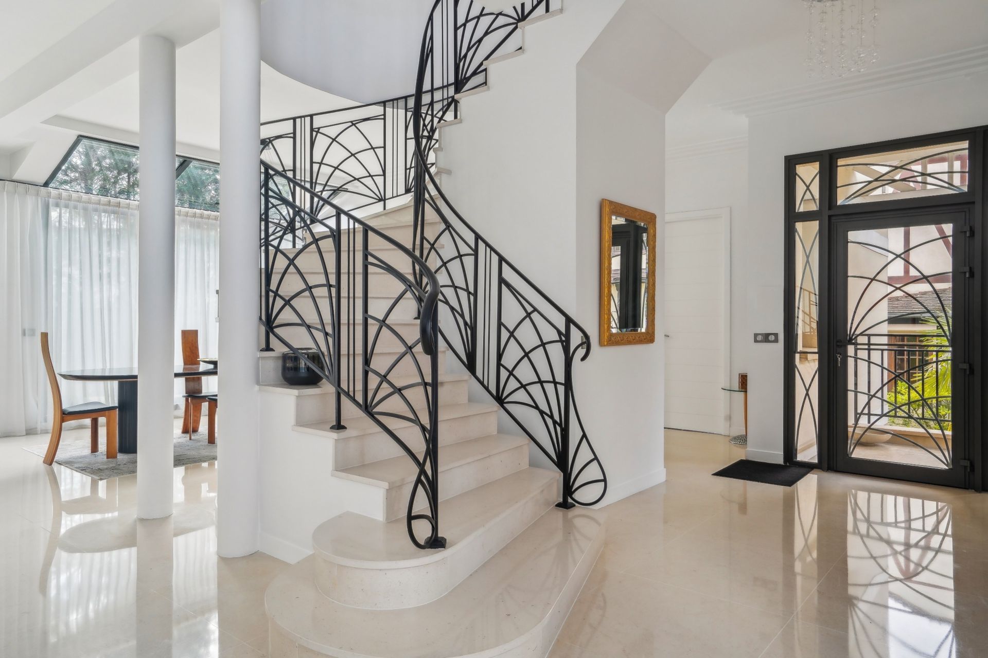 maison de luxe 6 Pièces en vente sur LA VARENNE ST HILAIRE (94210)