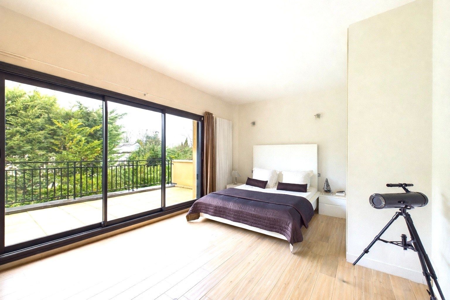 maison de luxe 6 Pièces en vente sur LA VARENNE ST HILAIRE (94210)