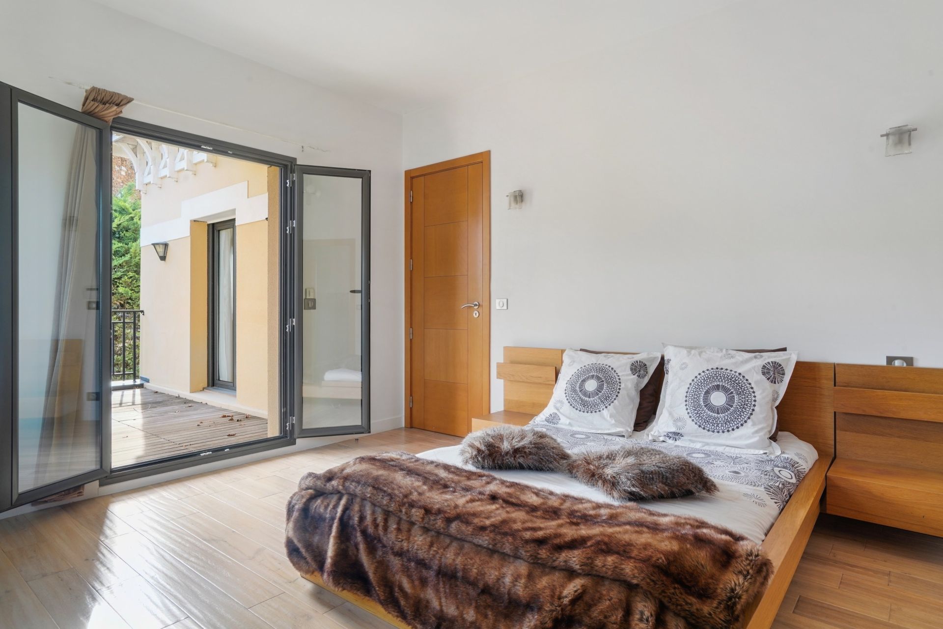 maison de luxe 6 Pièces en vente sur LA VARENNE ST HILAIRE (94210)