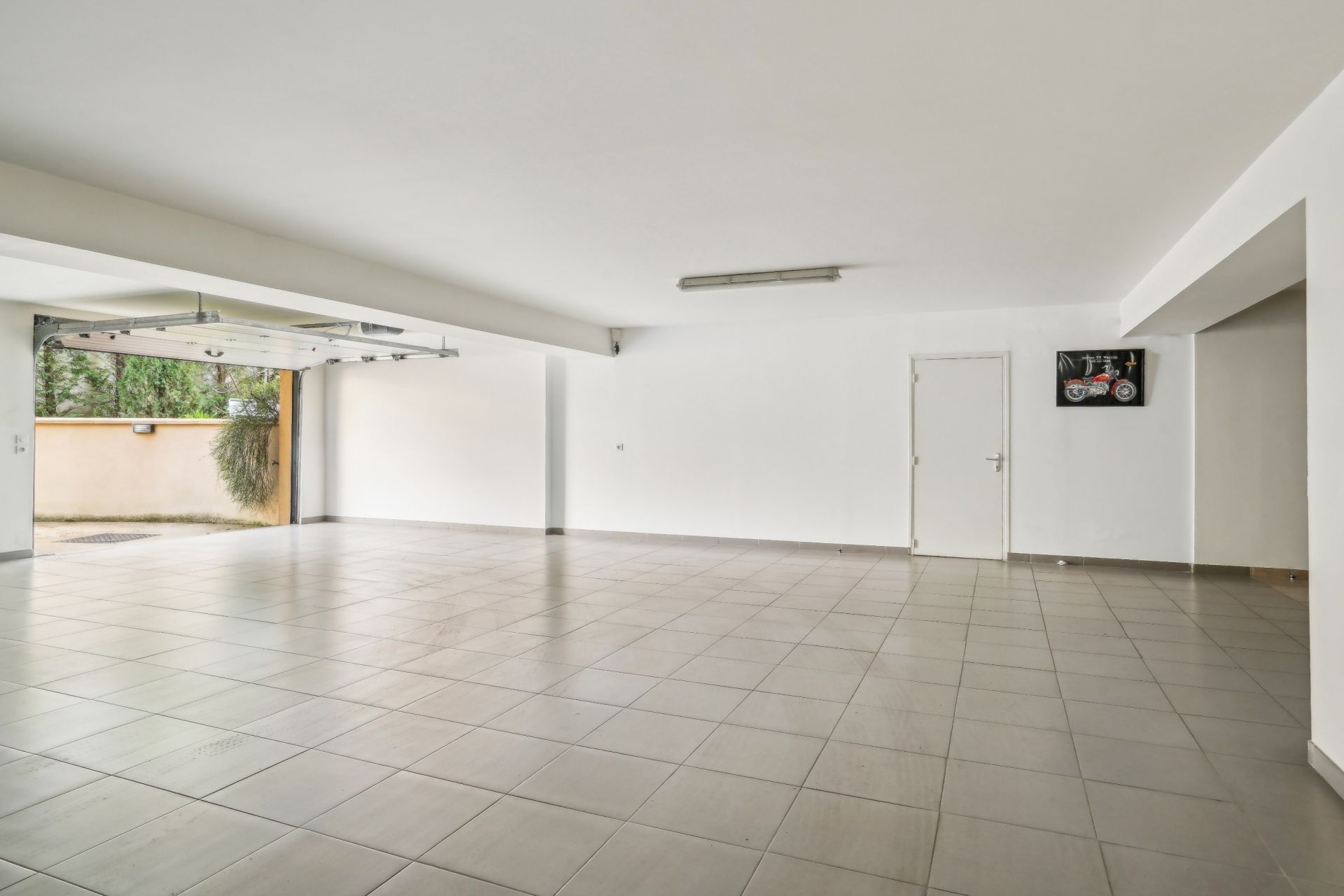 luxury house 6 Rooms for sale on LA VARENNE ST HILAIRE (94210)