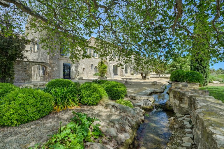 maison de luxe 25 Pièces en vente sur MAUSSANE LES ALPILLES (13520)