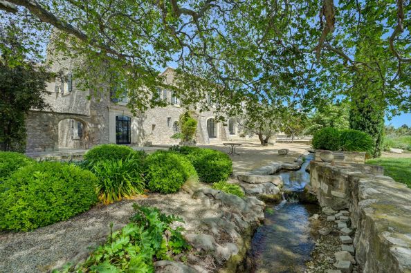 Sale Luxury house Maussane-les-Alpilles 25&nbsp;Rooms 1300&nbsp;m²