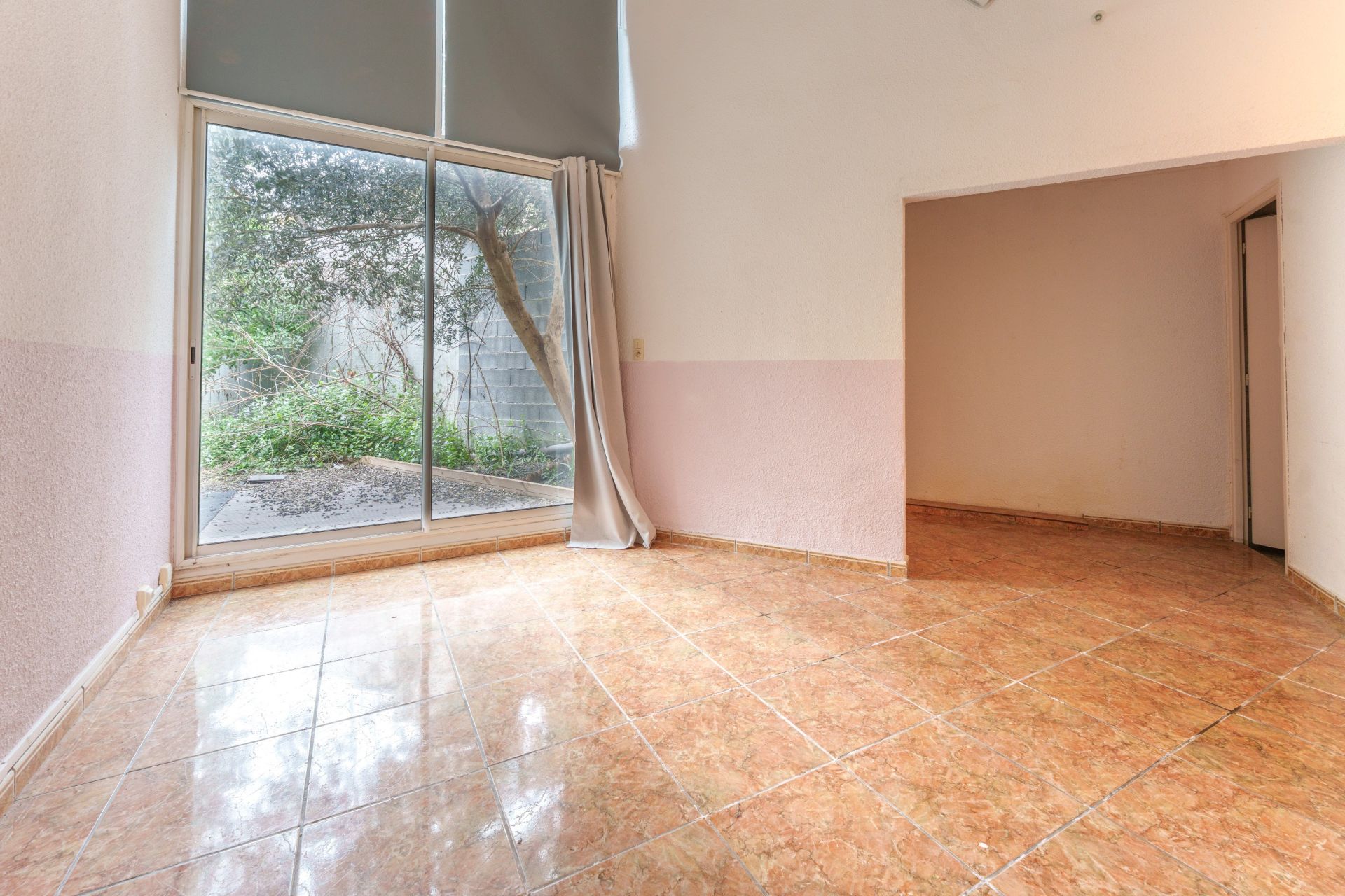 building for sale on SETE (34200)
