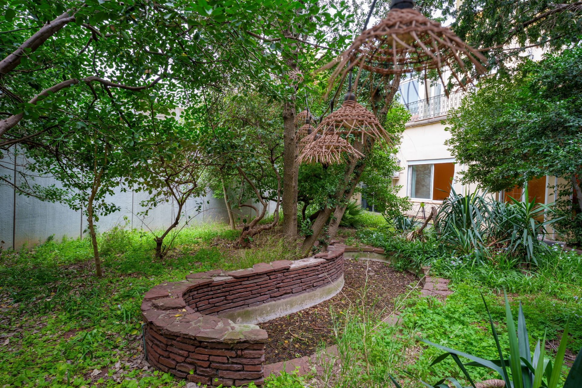 building for sale on SETE (34200)
