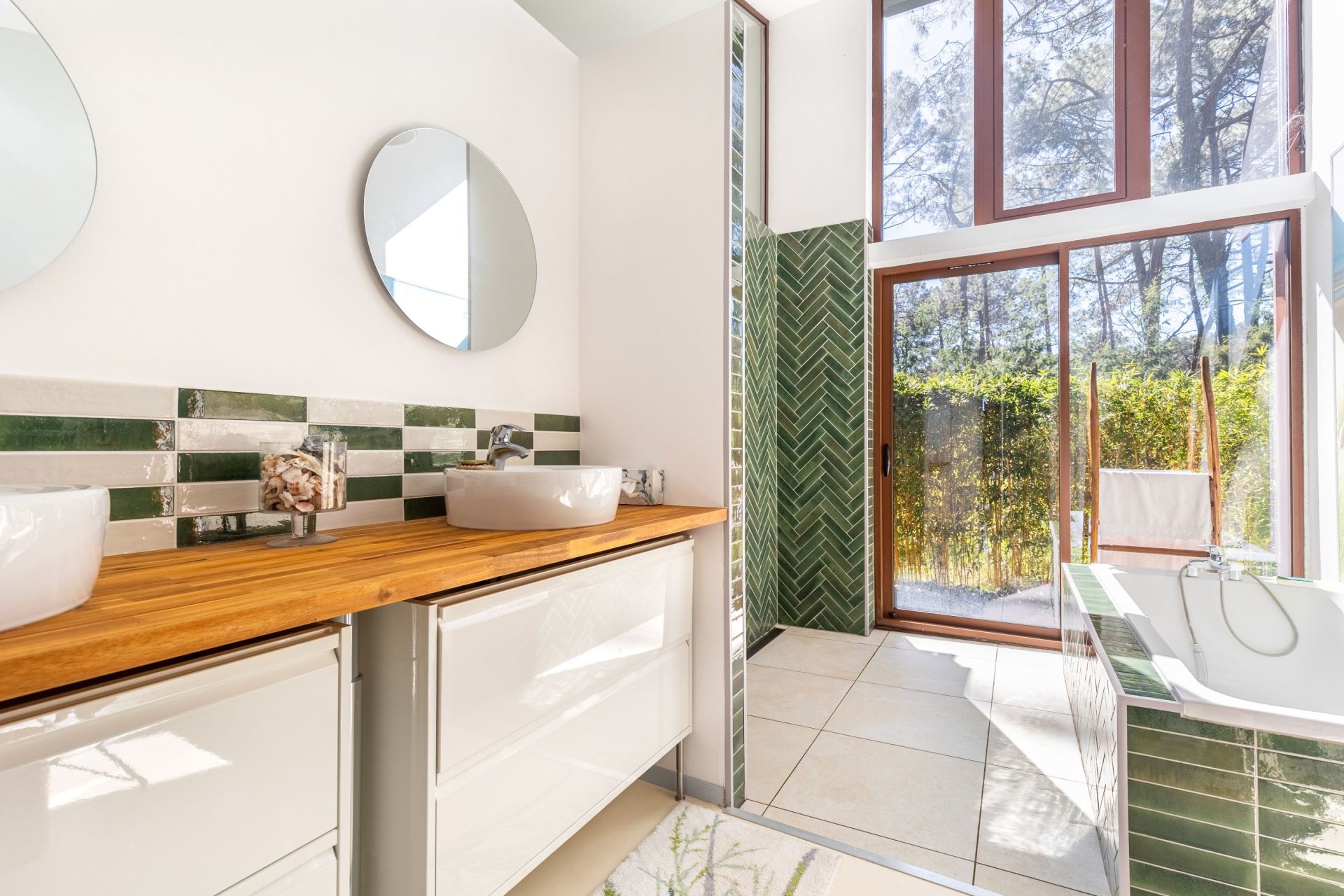 luxury house 5 Rooms for sale on LACANAU (33680)