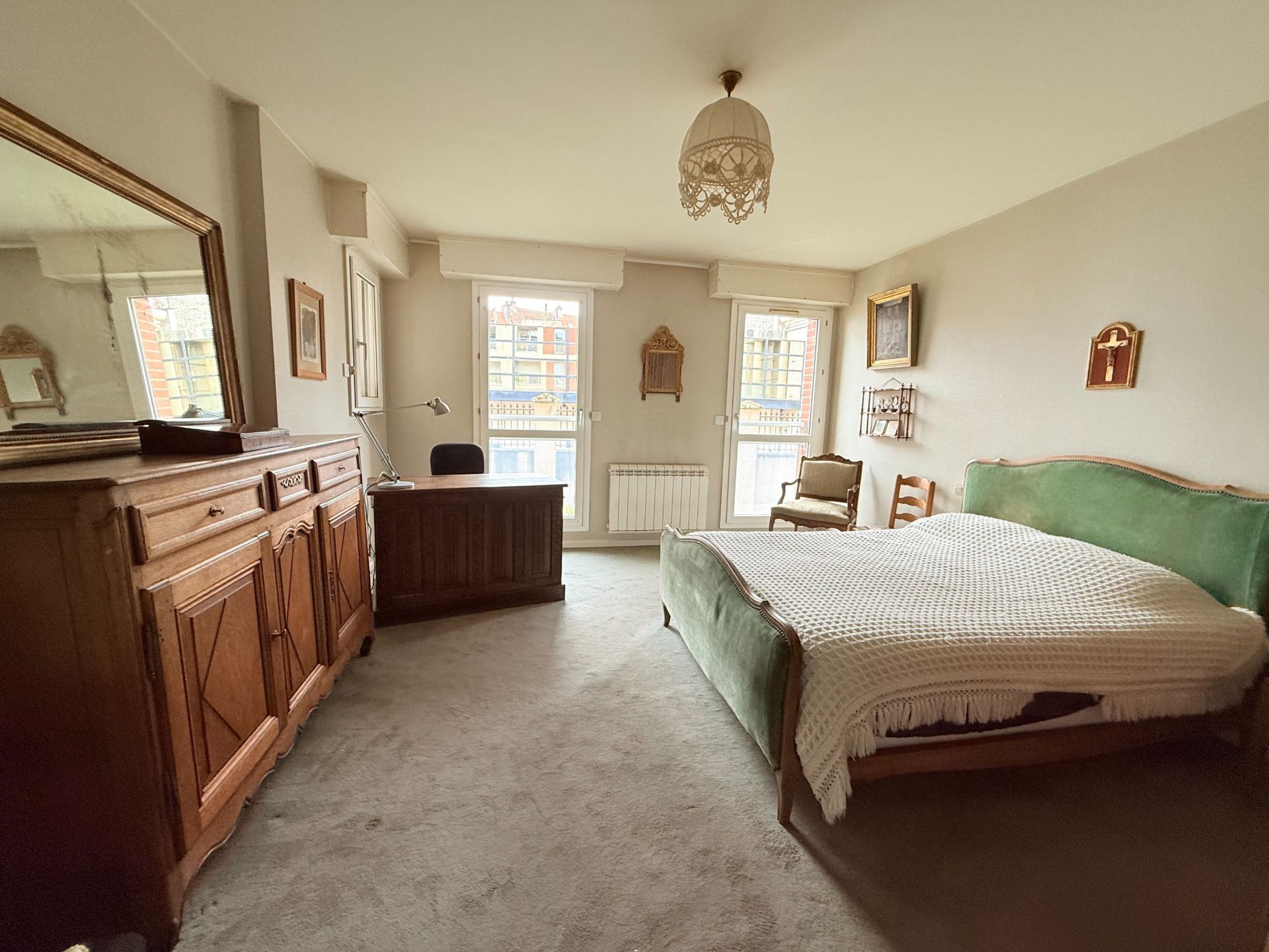 luxury apartment 5 Rooms for sale on LILLE (59800)