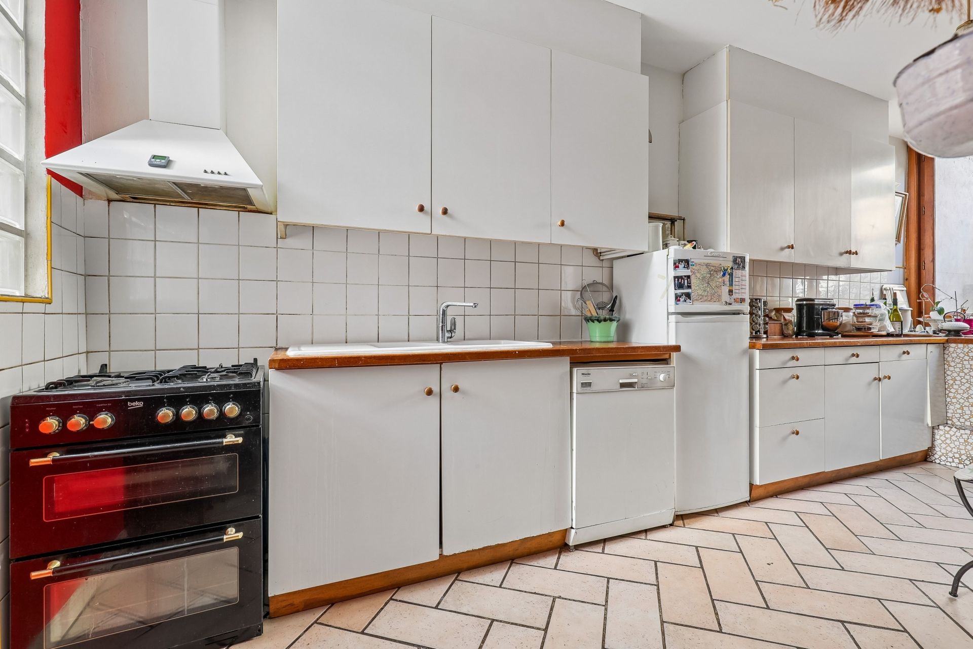 luxury house 7 Rooms for sale on PARIS (75019)