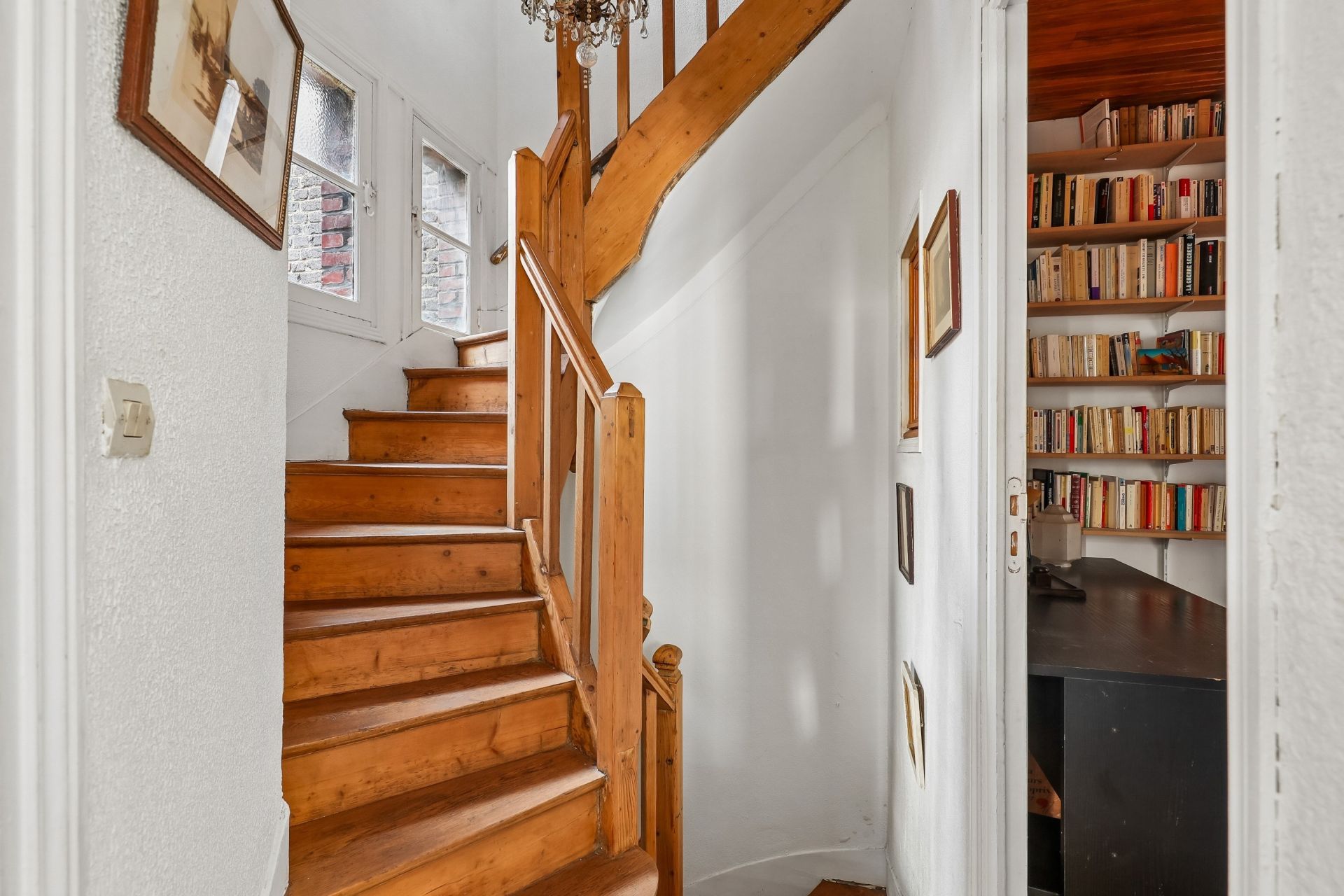 luxury house 7 Rooms for sale on PARIS (75019)