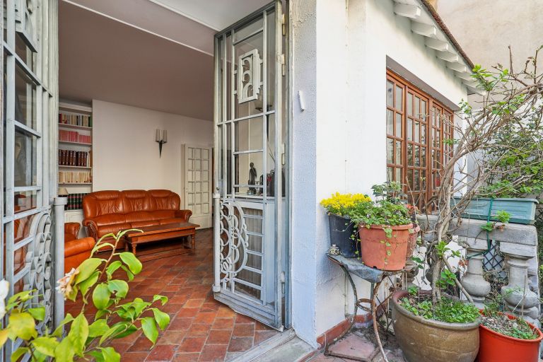 luxury house 7 Rooms for sale on PARIS (75019)