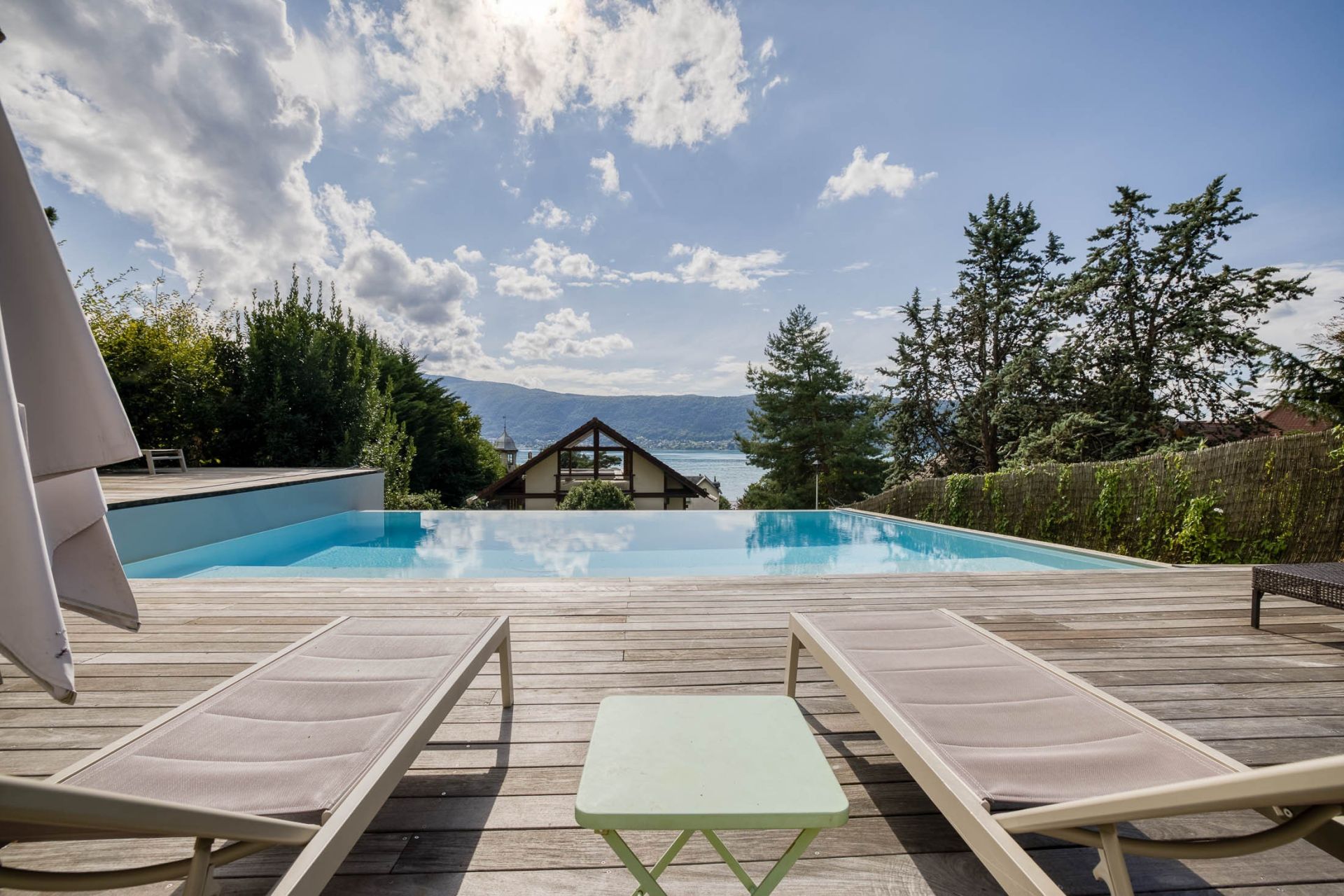 luxury apartment 8 Rooms for sale on VEYRIER DU LAC (74290)