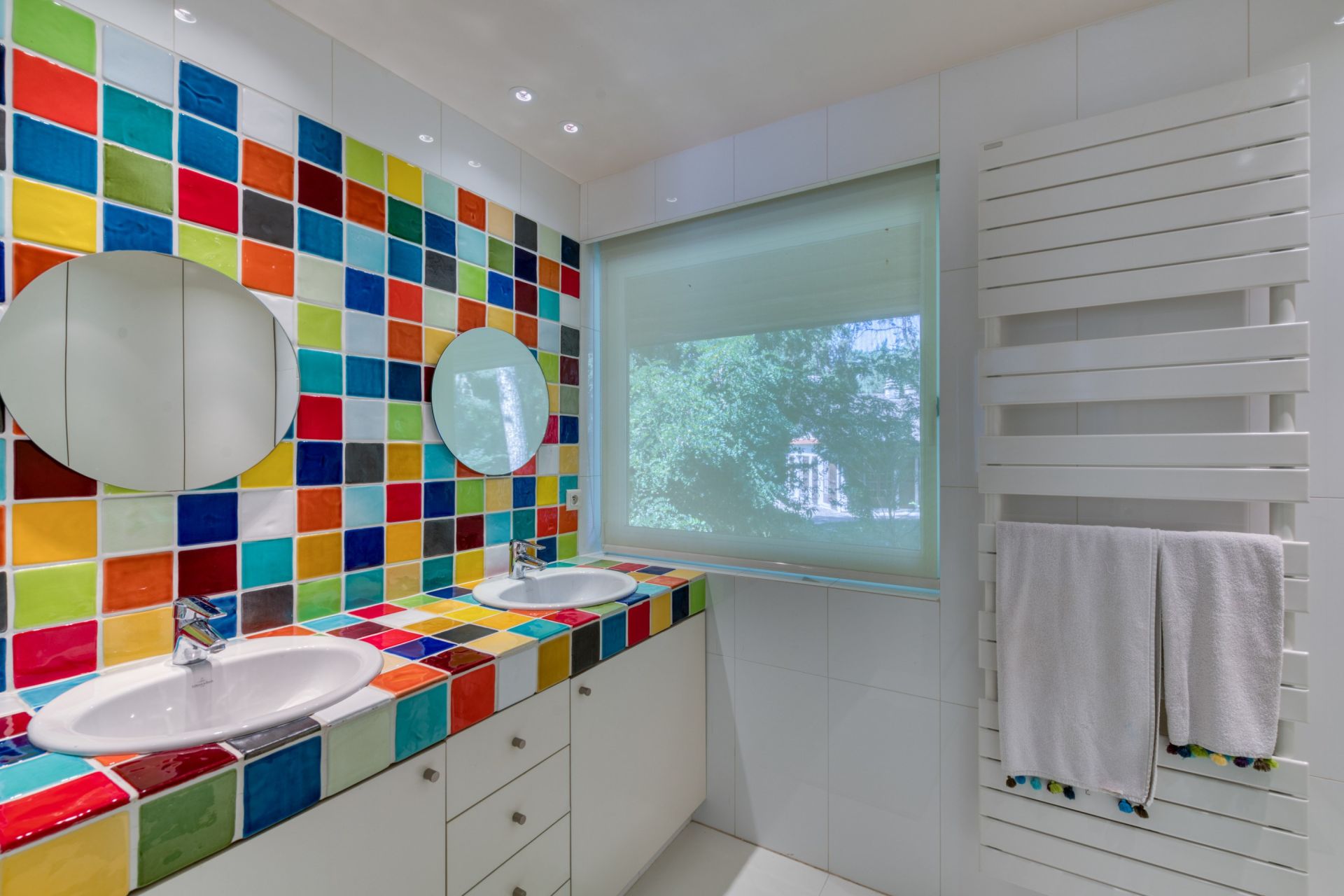 luxury house 9 Rooms for sale on SCIEZ (74140)