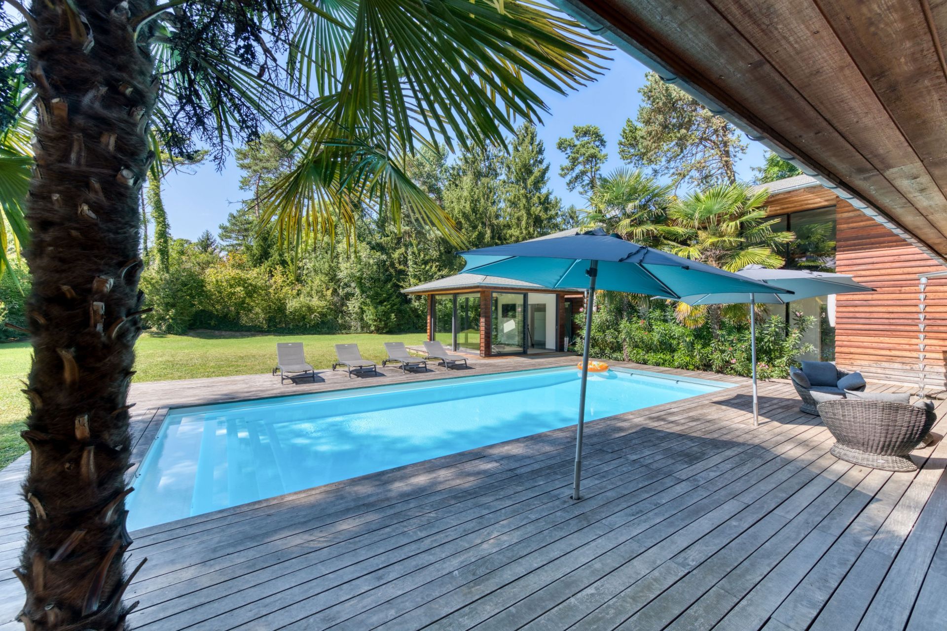 luxury house 9 Rooms for sale on SCIEZ (74140)