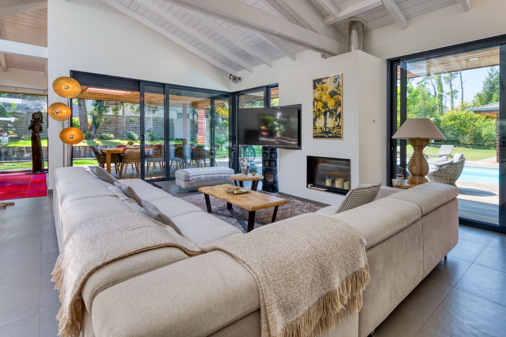 luxury house 9 Rooms for sale on SCIEZ (74140)