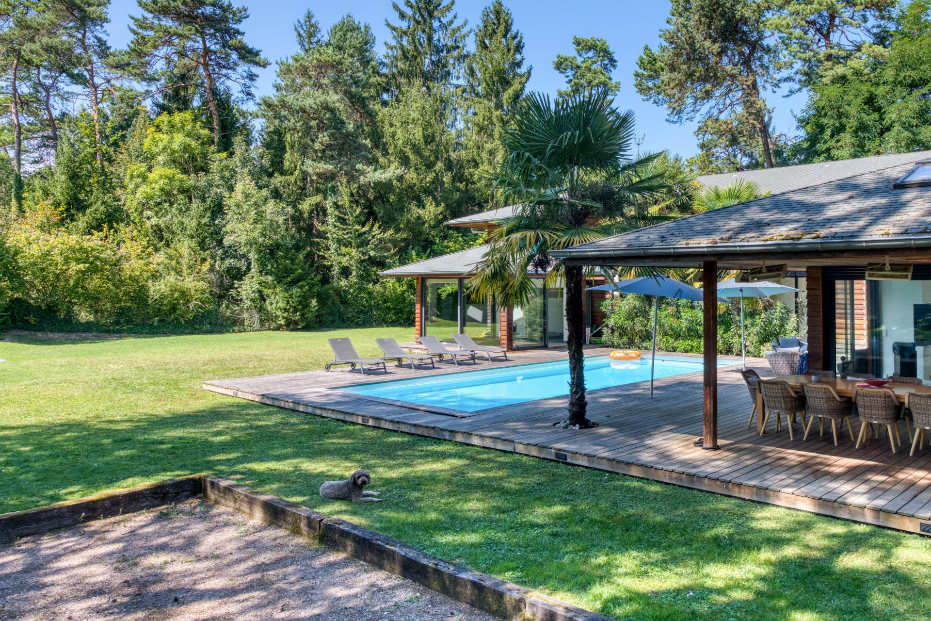 luxury house 9 Rooms for sale on SCIEZ (74140)