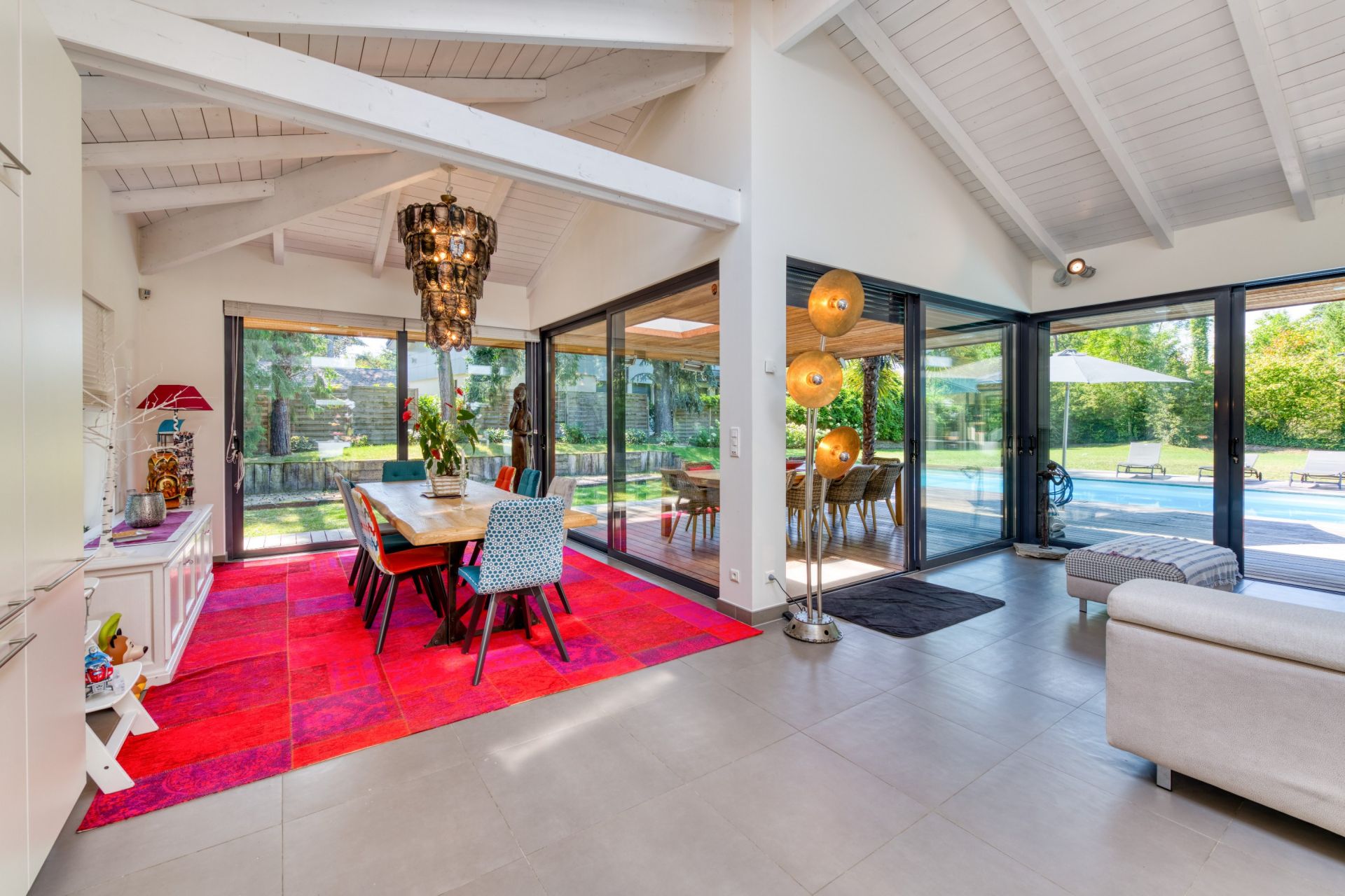 luxury house 9 Rooms for sale on SCIEZ (74140)