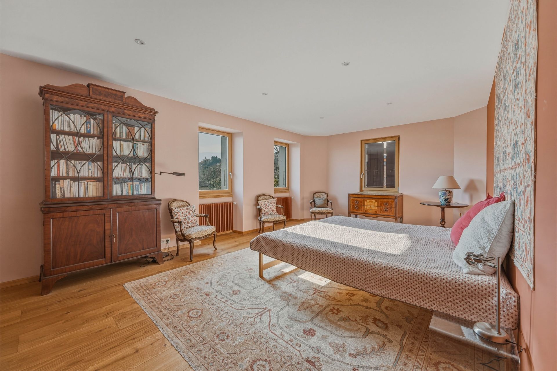 luxury house 12 Rooms for sale on GRILLY (01220)