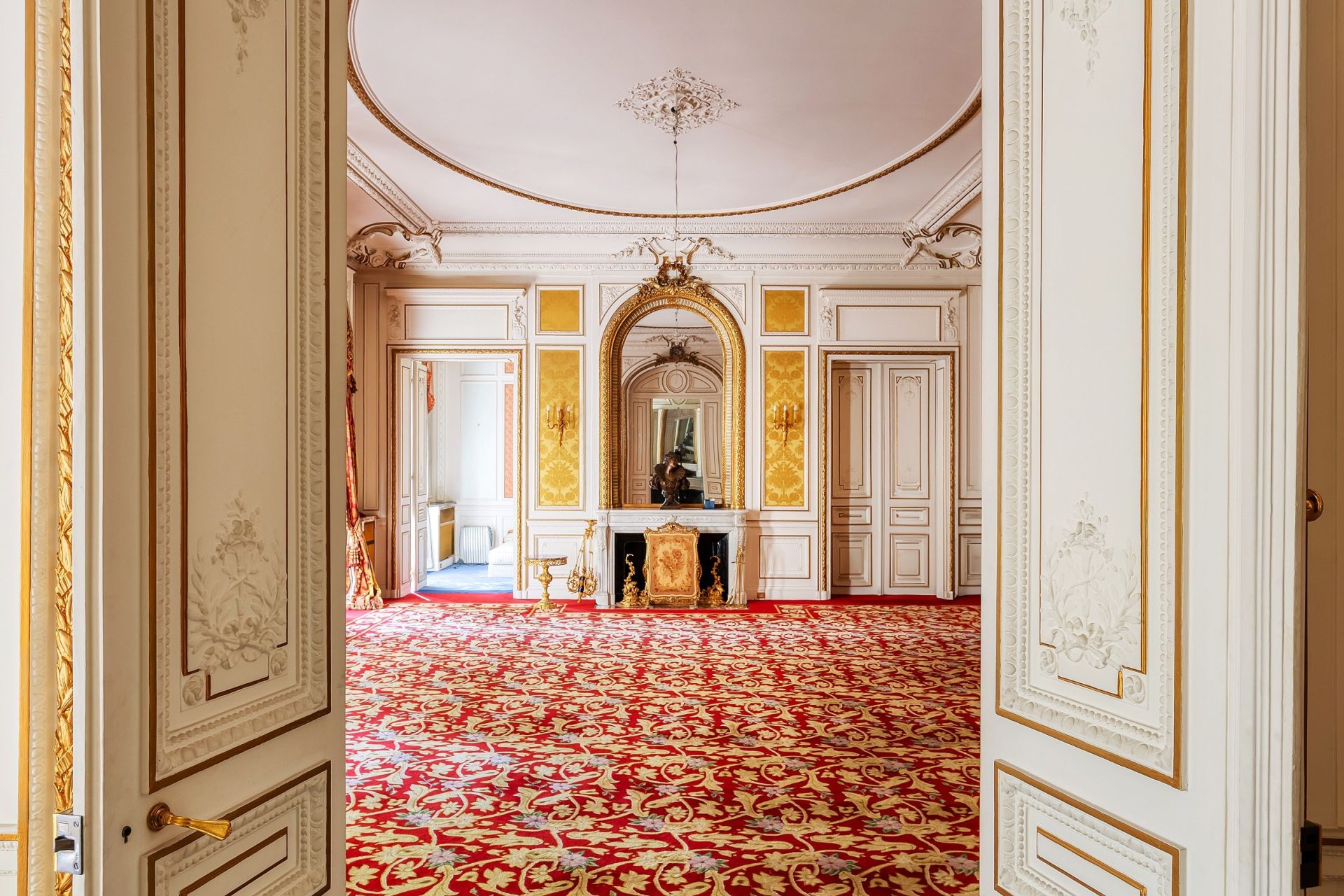 luxury apartment 8 Rooms for sale on PARIS (75008)