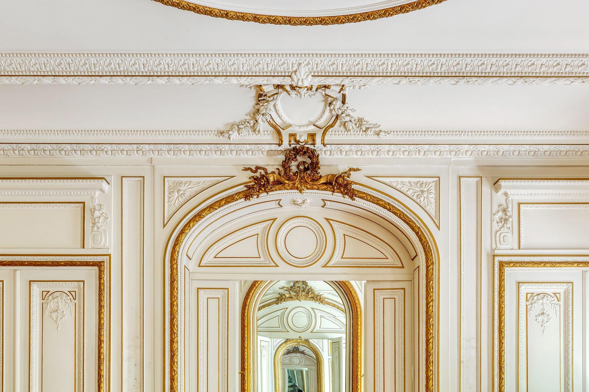 luxury apartment 8 Rooms for sale on PARIS (75008)