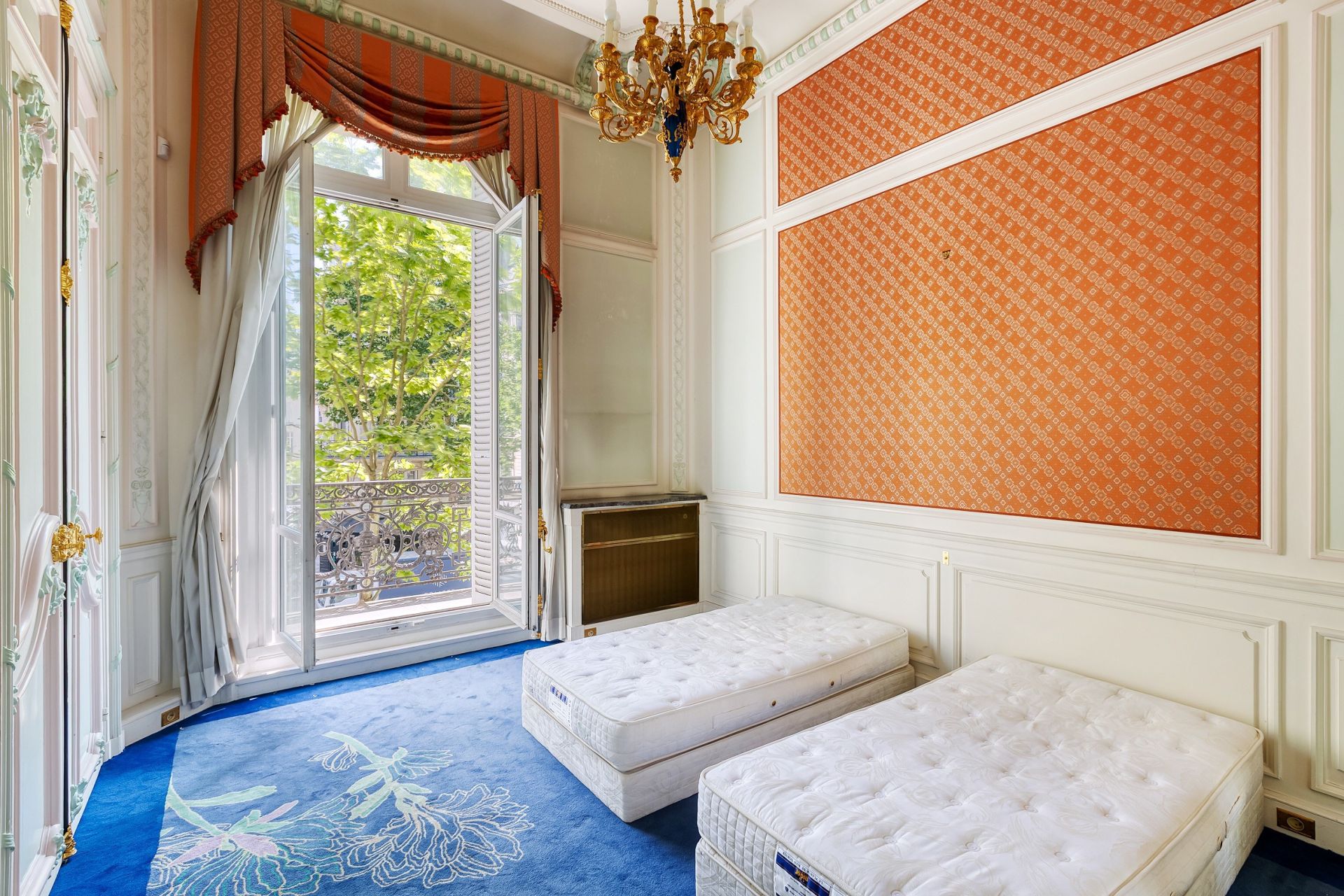 luxury apartment 8 Rooms for sale on PARIS (75008)