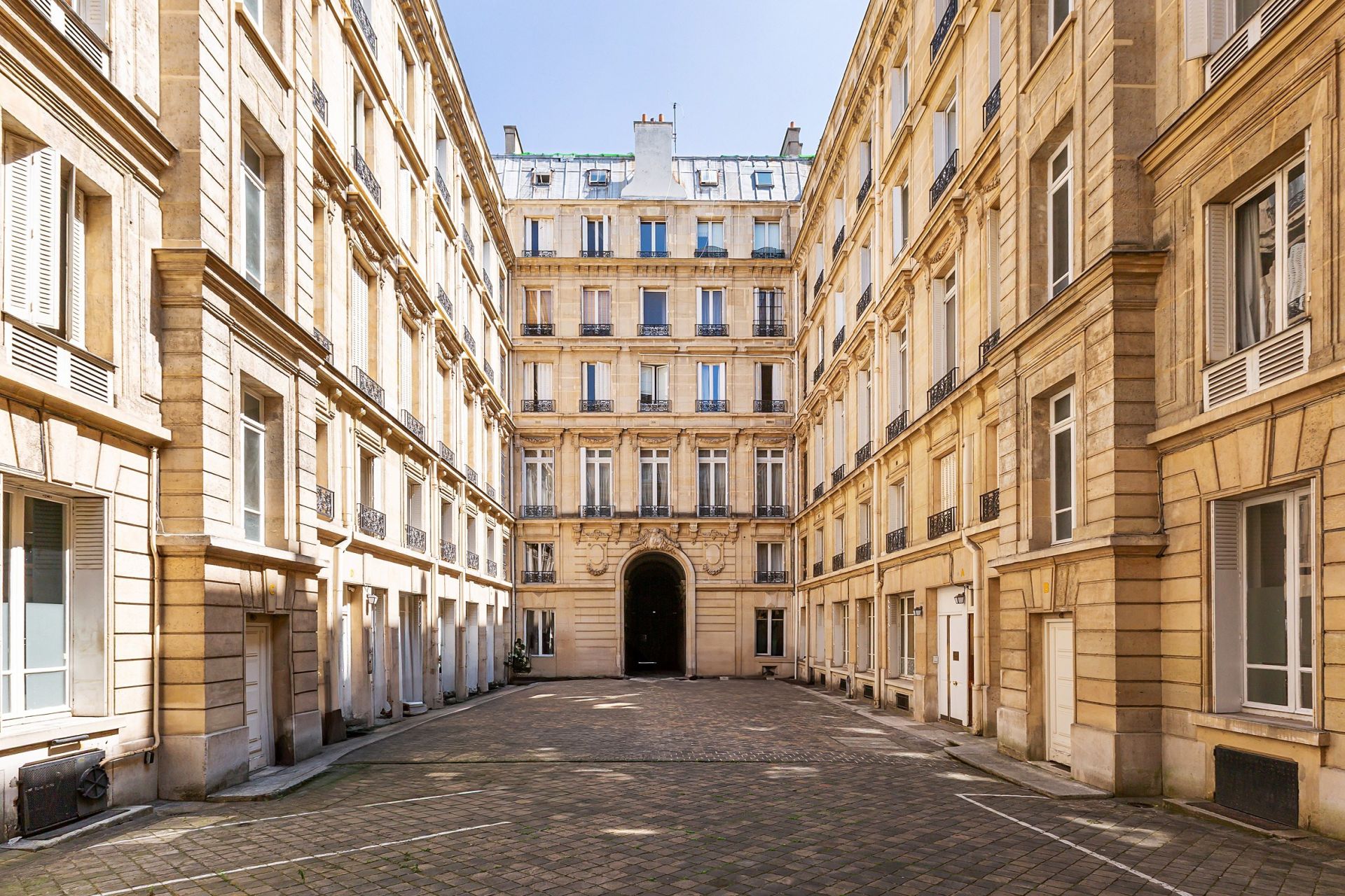 luxury apartment 8 Rooms for sale on PARIS (75008)