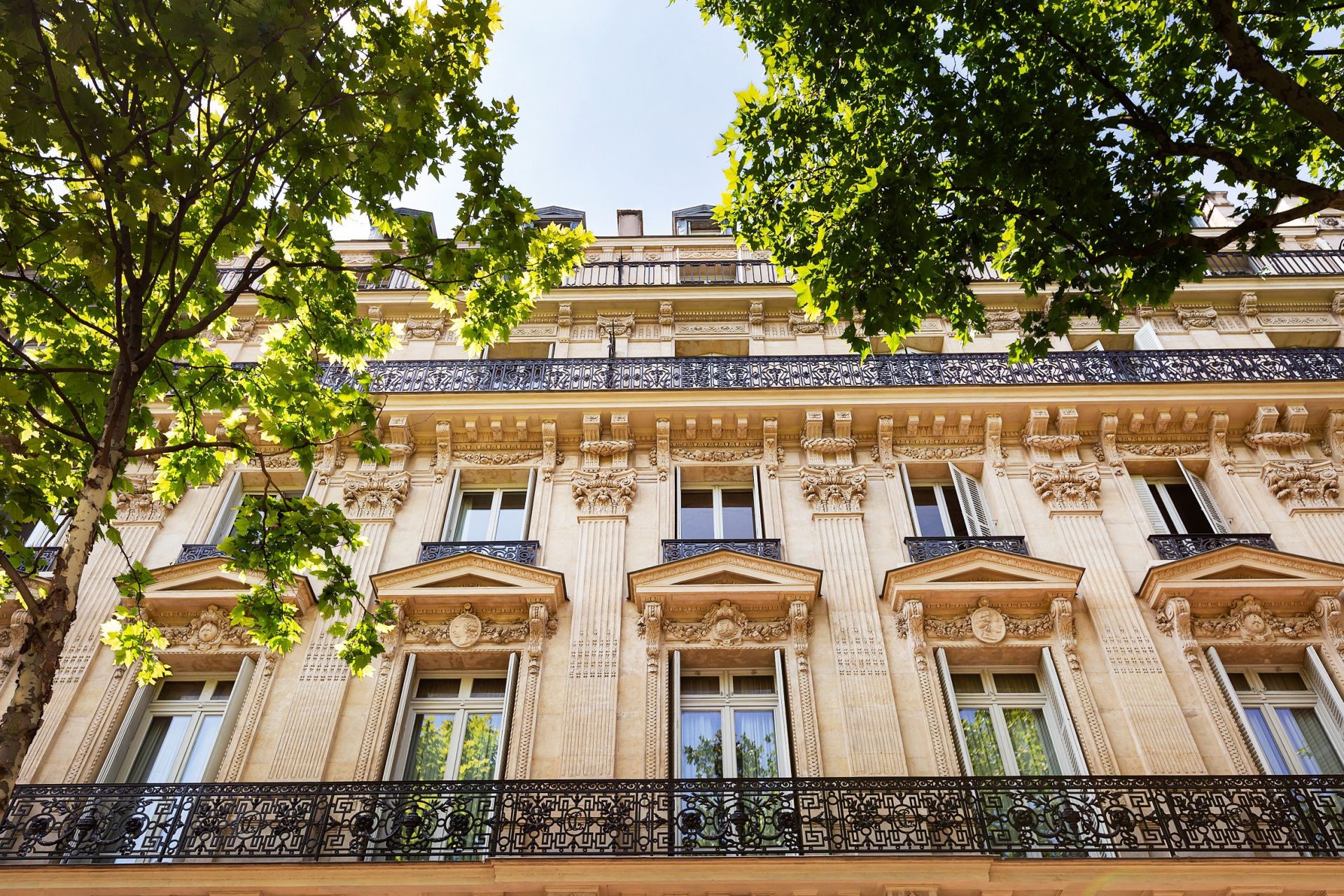 luxury apartment 8 Rooms for sale on PARIS (75008)