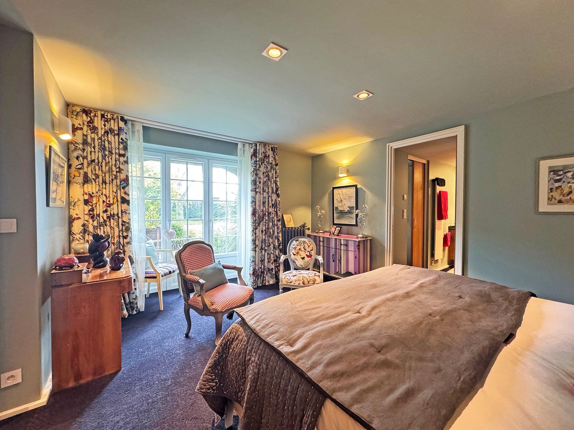 luxury house 7 Rooms for sale on QUIMPER (29000)