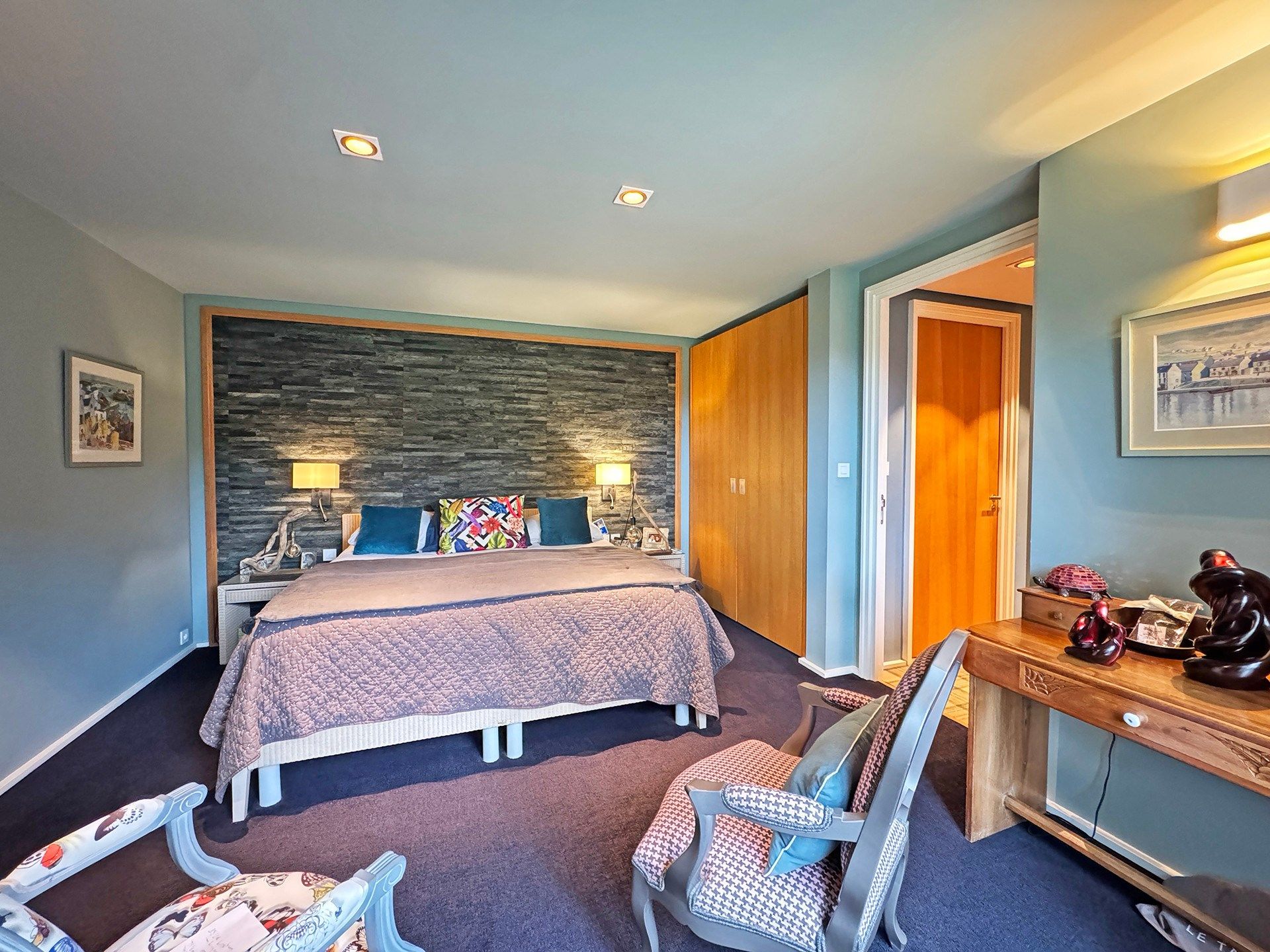 luxury house 7 Rooms for sale on QUIMPER (29000)
