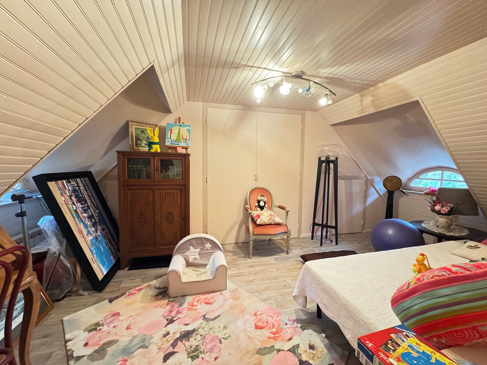 luxury house 7 Rooms for sale on QUIMPER (29000)