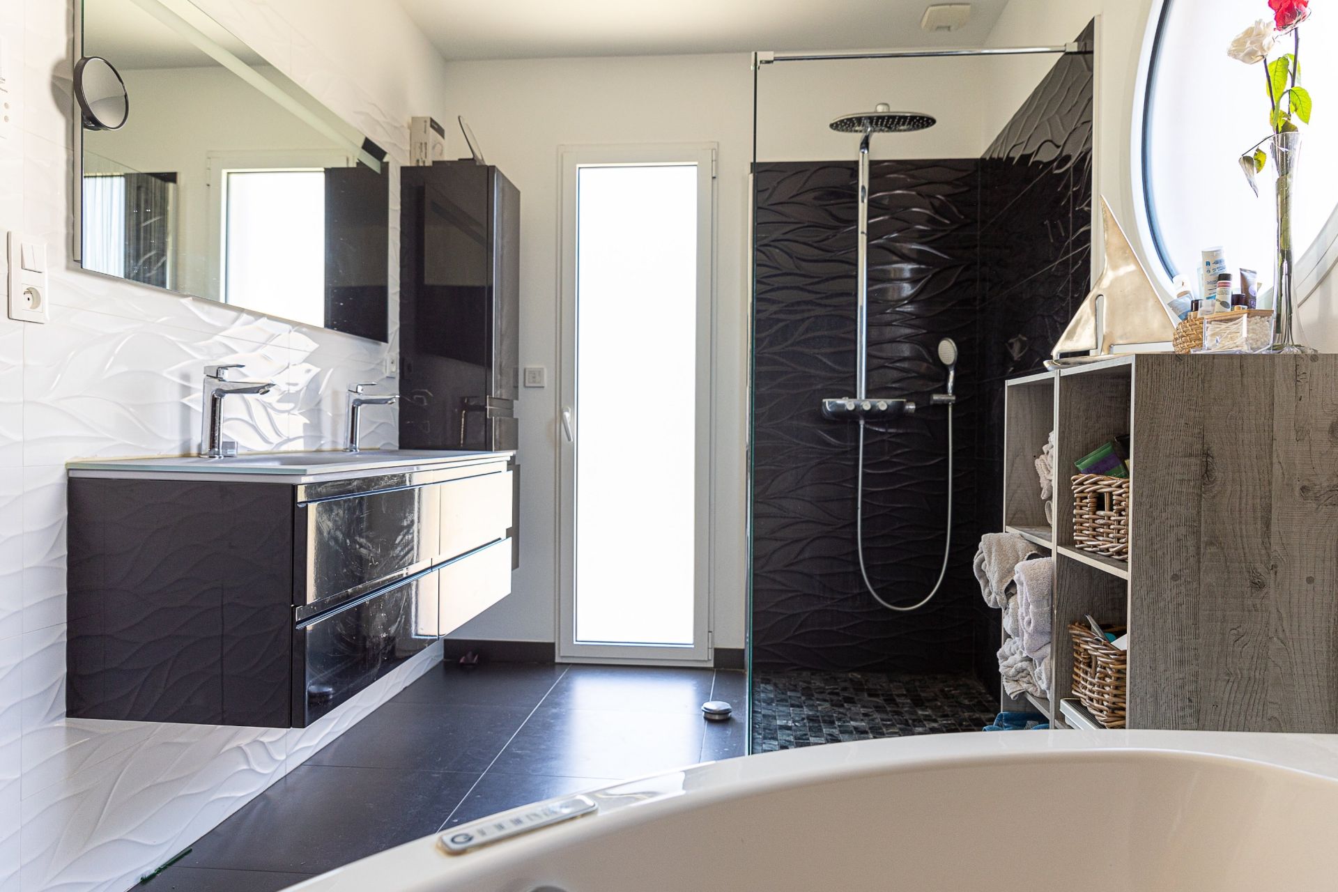 luxury house 9 Rooms for sale on PLOURHAN (22410)