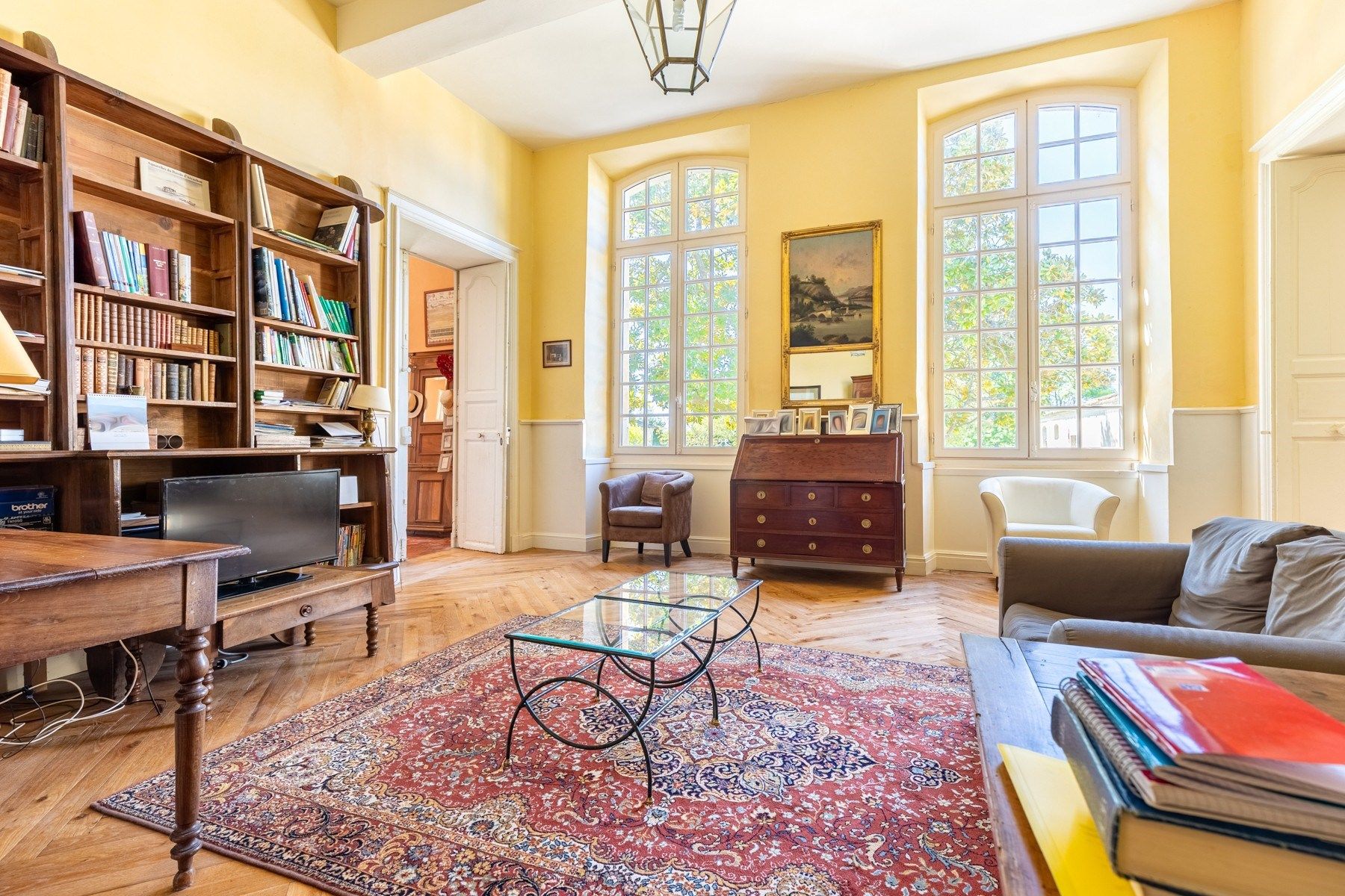 luxury property 12 Rooms for sale on BORDEAUX (33000)