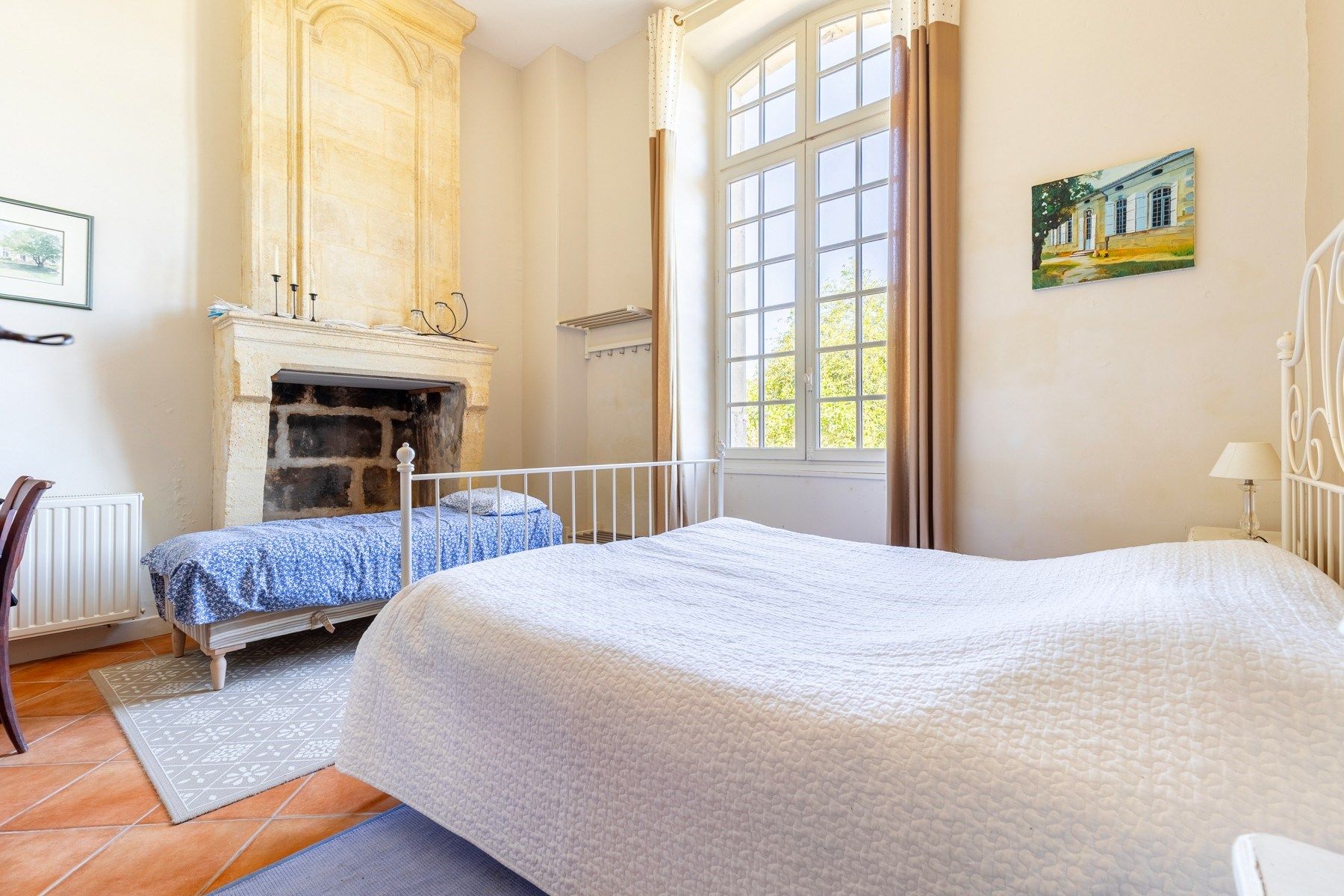 luxury property 12 Rooms for sale on BORDEAUX (33000)