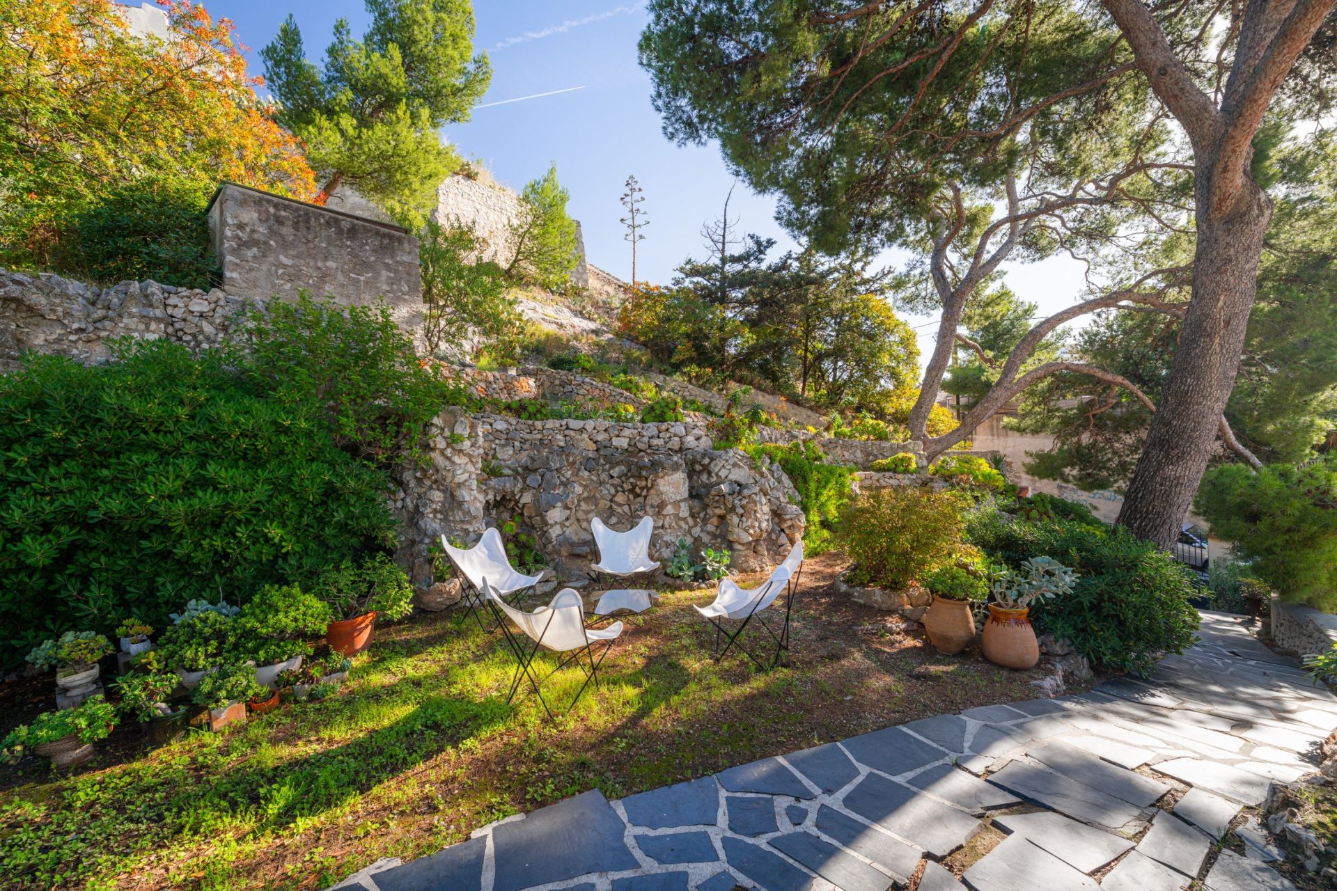 luxury house 3 Rooms for sale on MARSEILLE (13007)