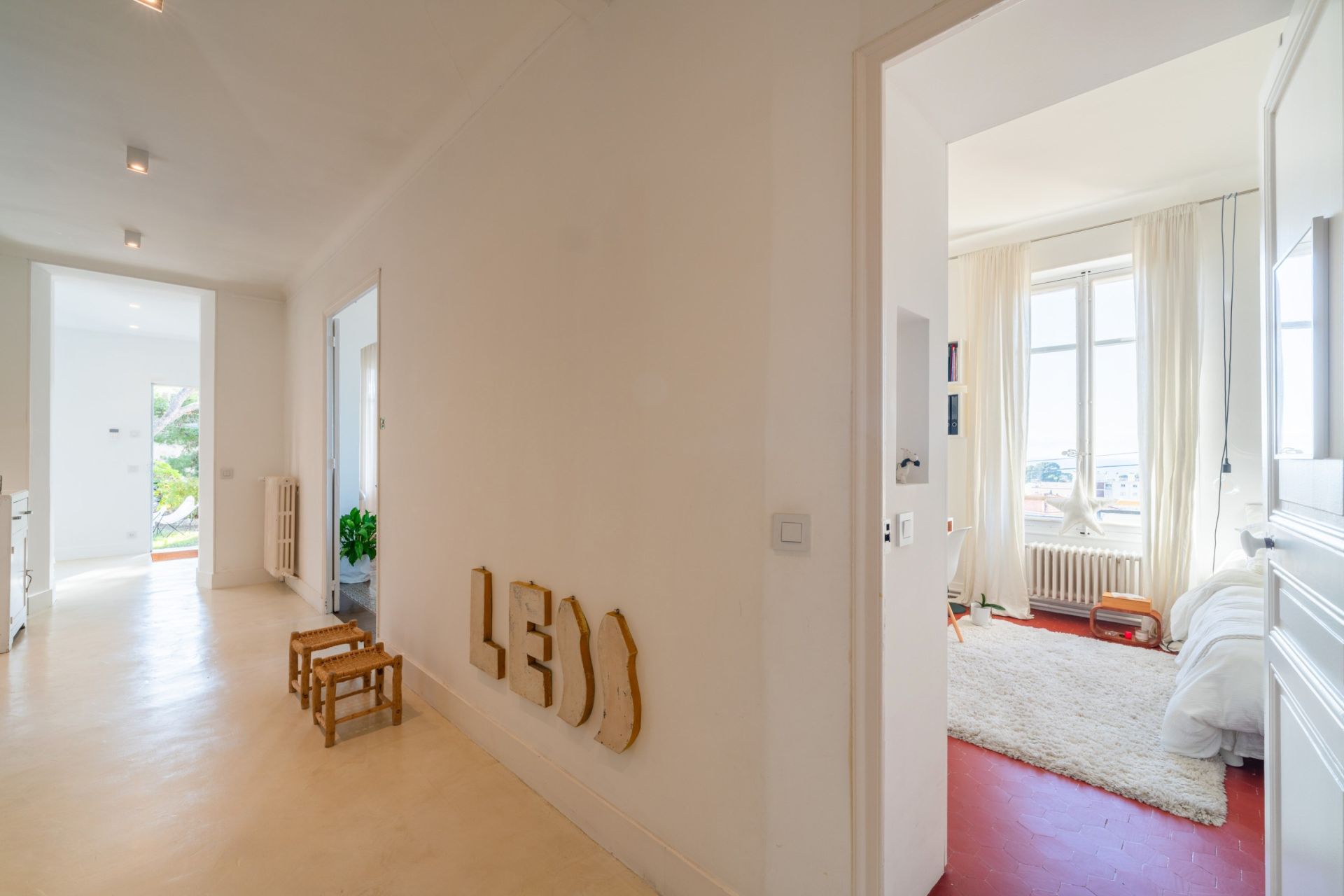 luxury house 3 Rooms for sale on MARSEILLE (13007)