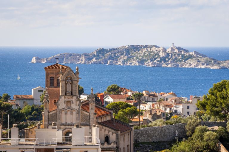 luxury house 3 Rooms for sale on MARSEILLE (13007)