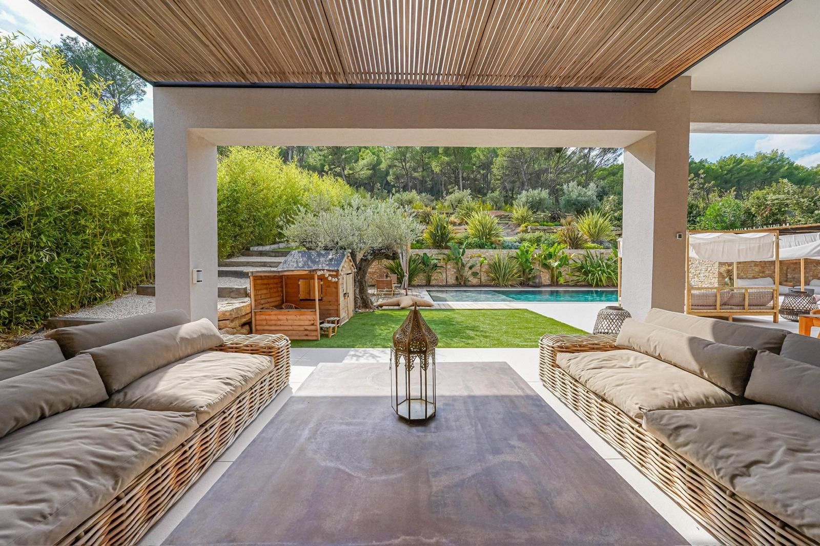 luxury house 6 Rooms for rent on AIX EN PROVENCE (13100)