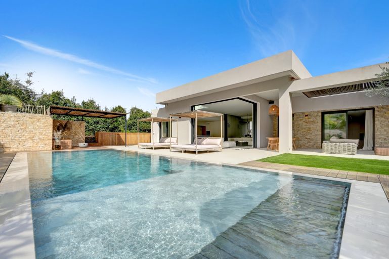 luxury house 6 Rooms for rent on AIX EN PROVENCE (13100)