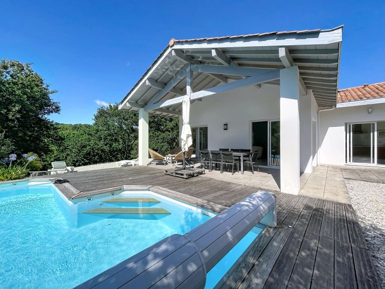 luxury house 6 Rooms for sale on ARCANGUES (64200)