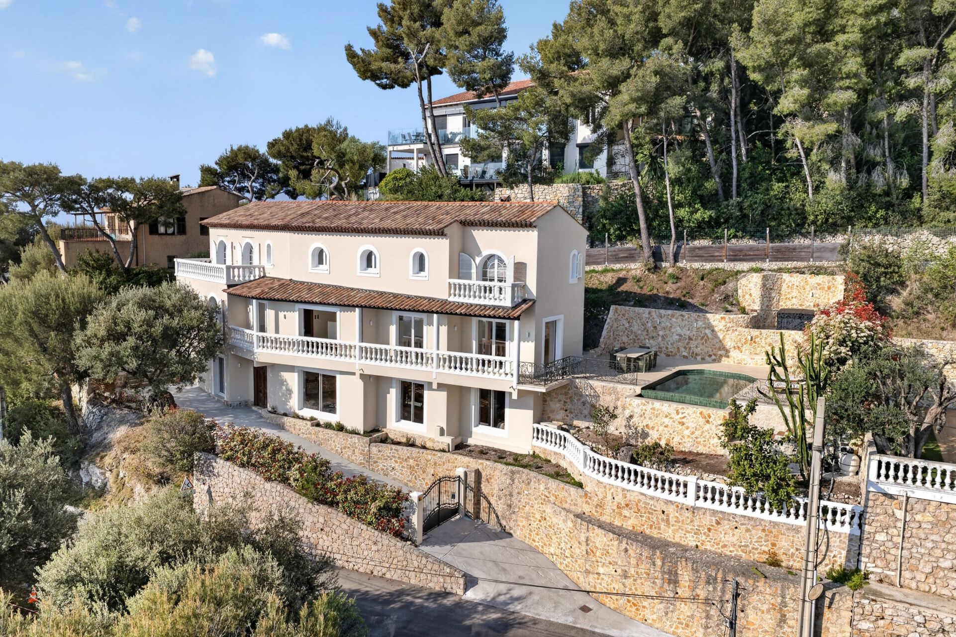 maison bourgeoise 9 Pièces en vente sur ROQUEBRUNE CAP MARTIN (06190)