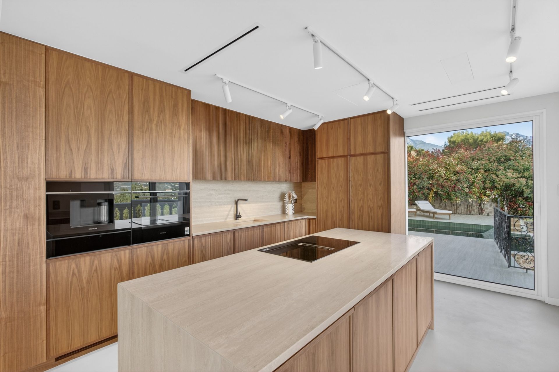maison bourgeoise 9 Pièces en vente sur ROQUEBRUNE CAP MARTIN (06190)