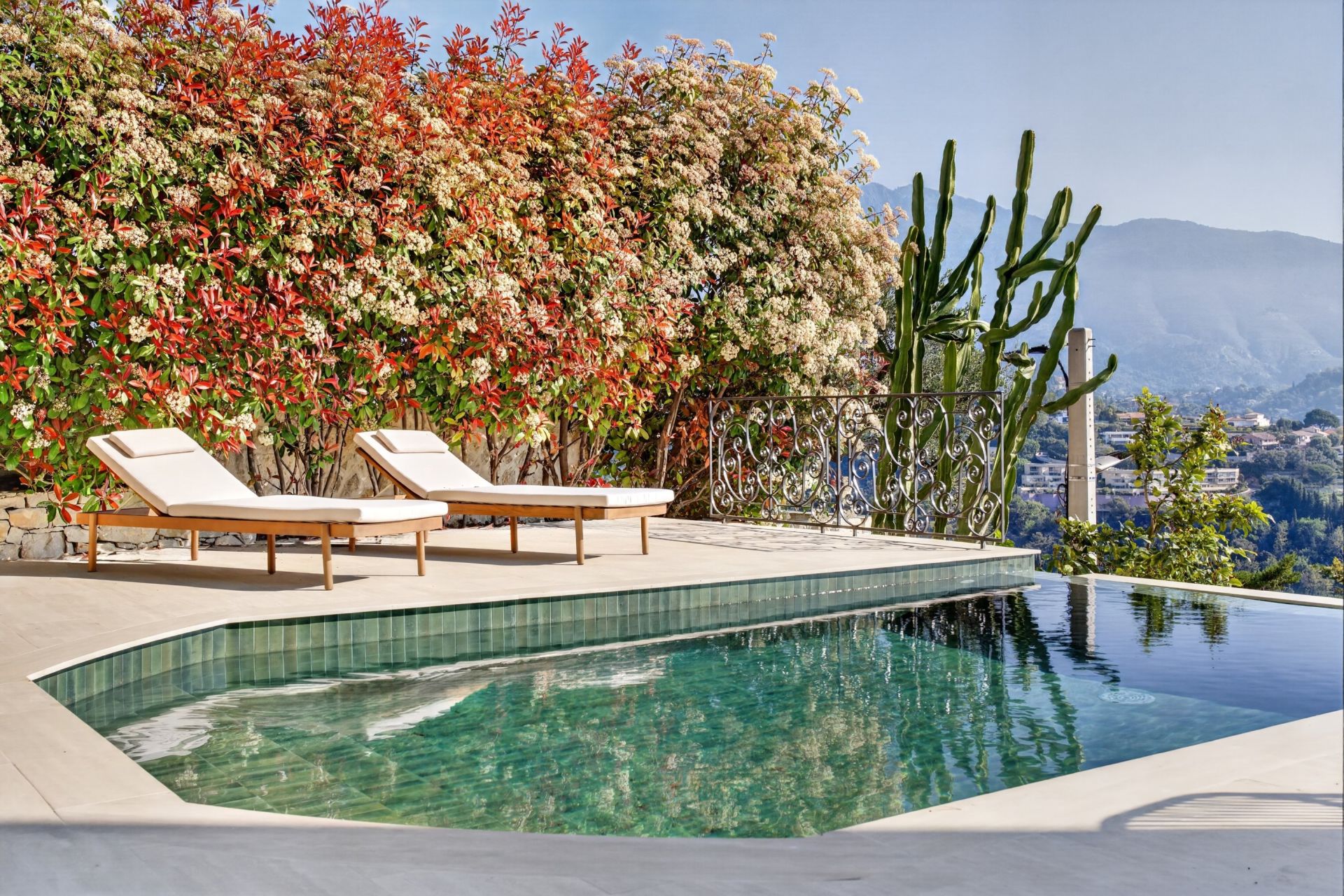 maison bourgeoise 9 Pièces en vente sur ROQUEBRUNE CAP MARTIN (06190)