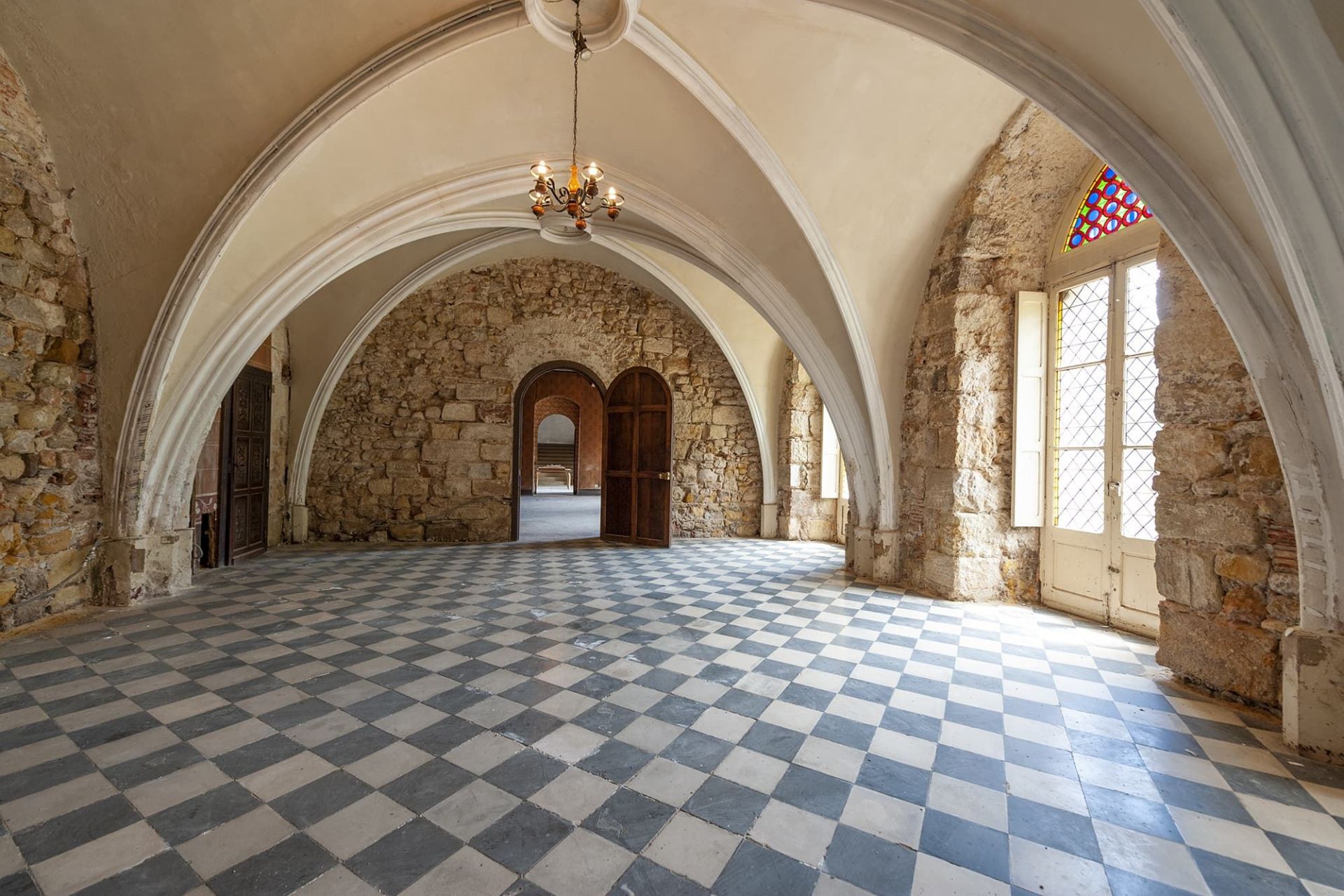 château 40 Pièces en vente sur BIZANET (11200)