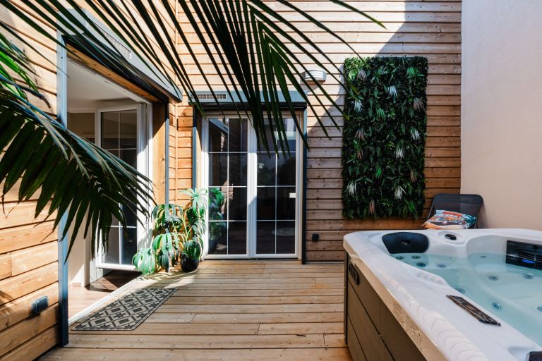 luxury house 6 Rooms for sale on PERPIGNAN (66000)