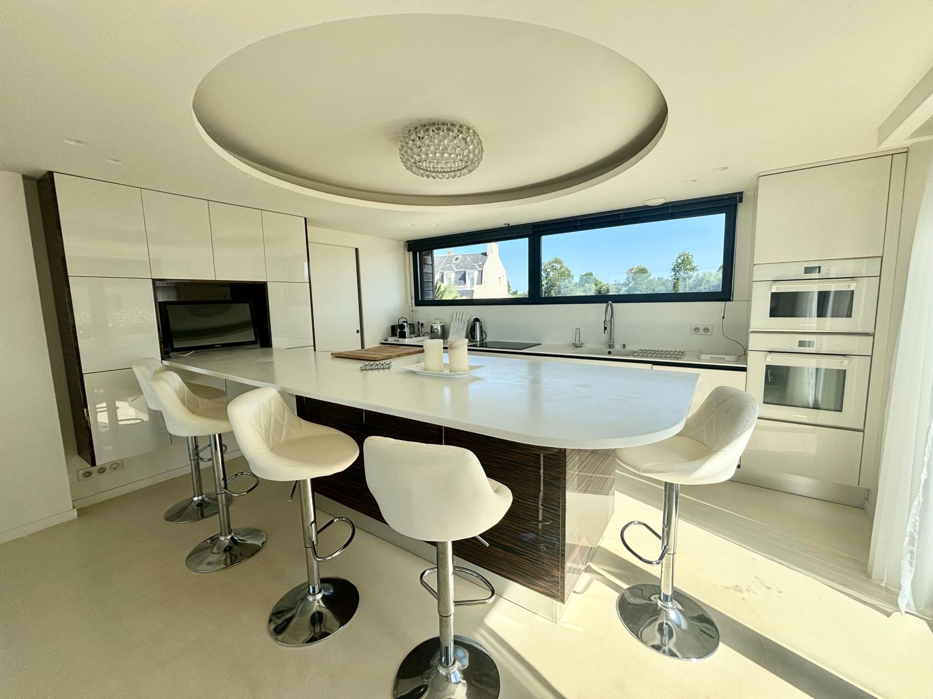 luxury house 7 Rooms for sale on VILLERS SUR MER (14640)