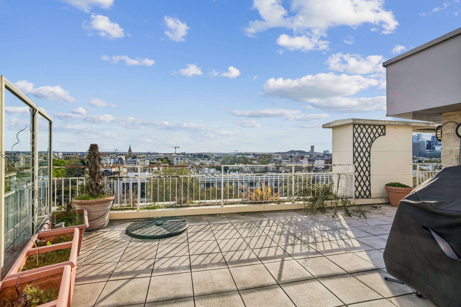 luxury apartment 4 Rooms for sale on NEUILLY SUR SEINE (92200)